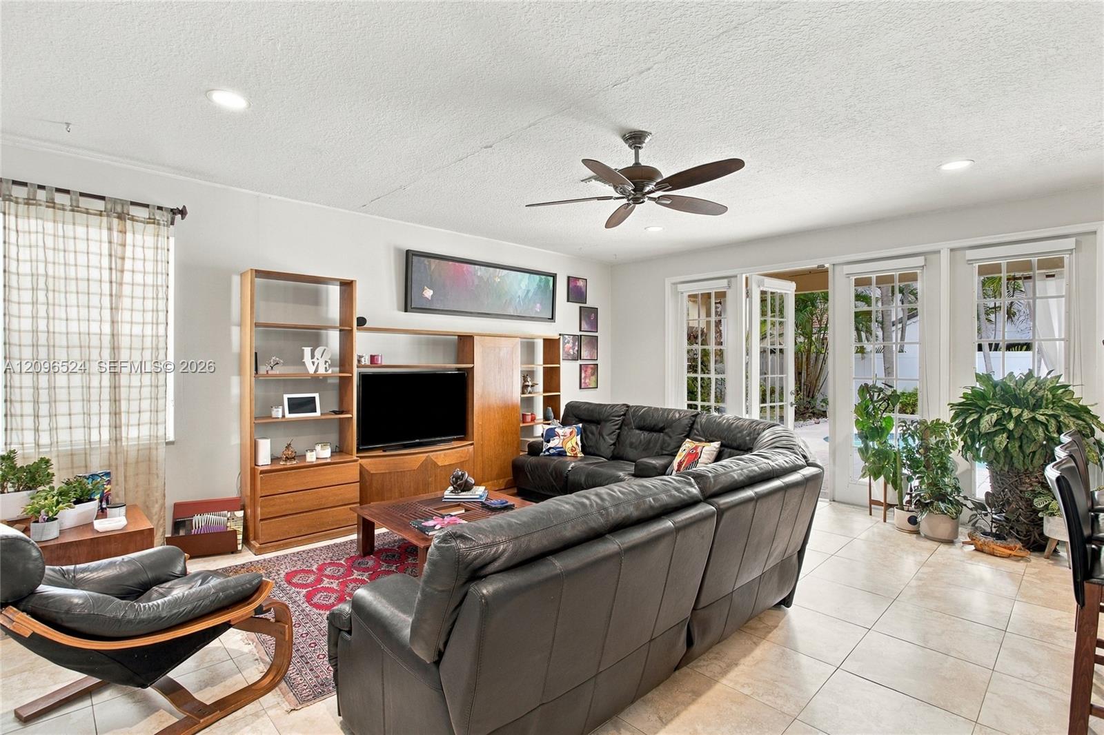 447 Cambridge Drive gallery image #22