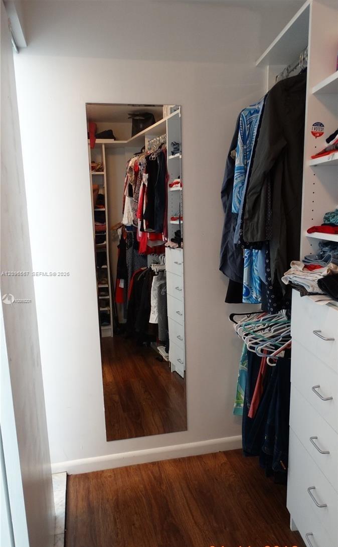 2000 Bay Drive