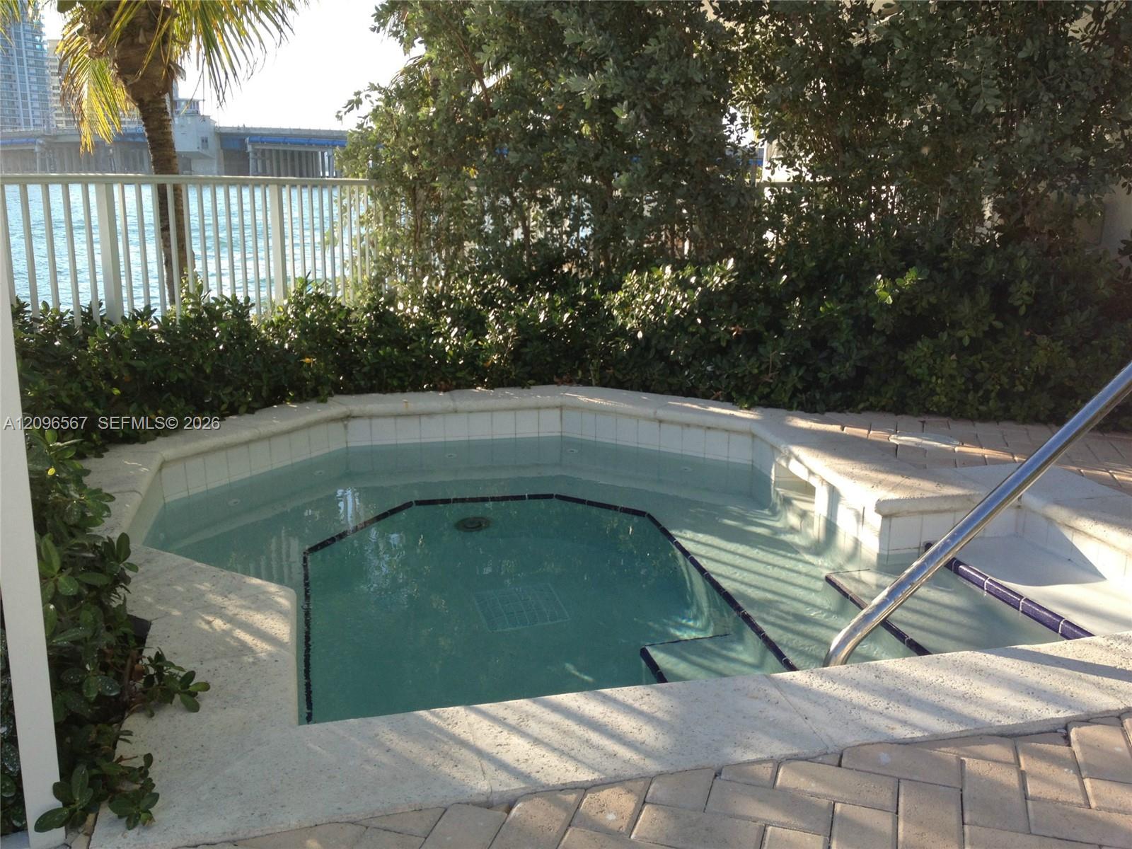 2000 Bay Drive