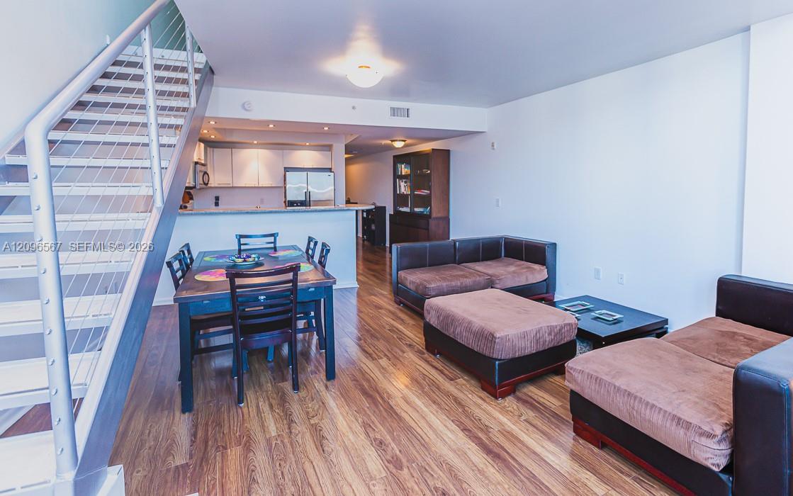 2000 Bay Drive