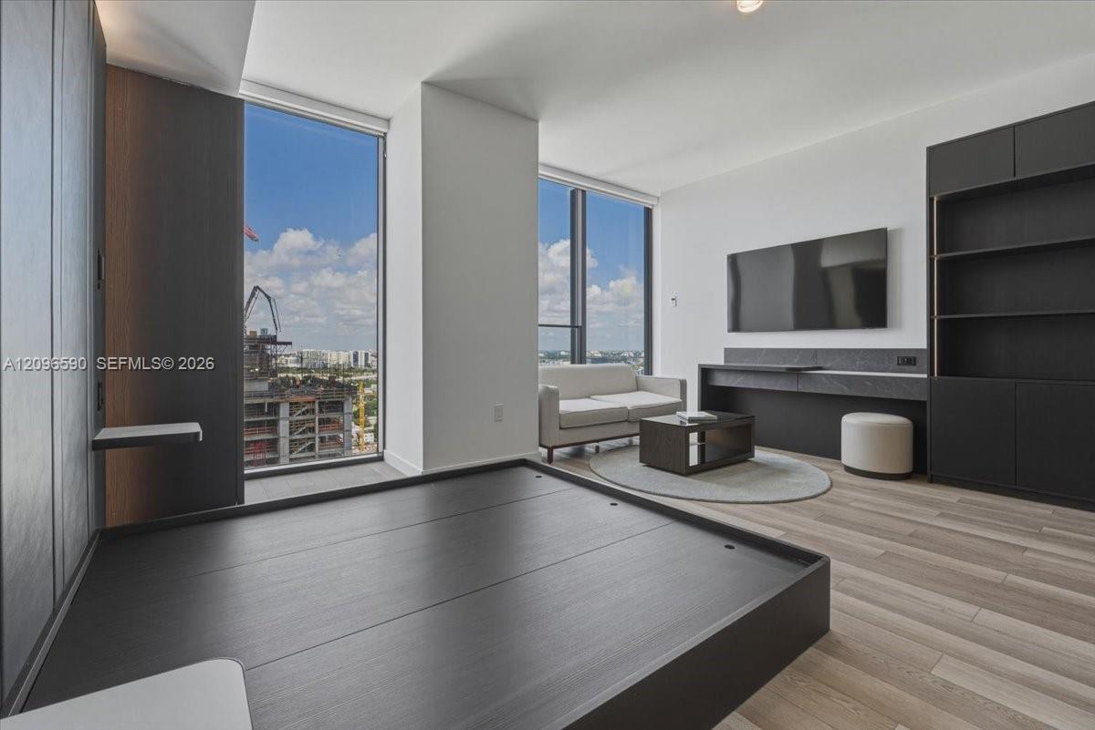 20 NE 11th Street