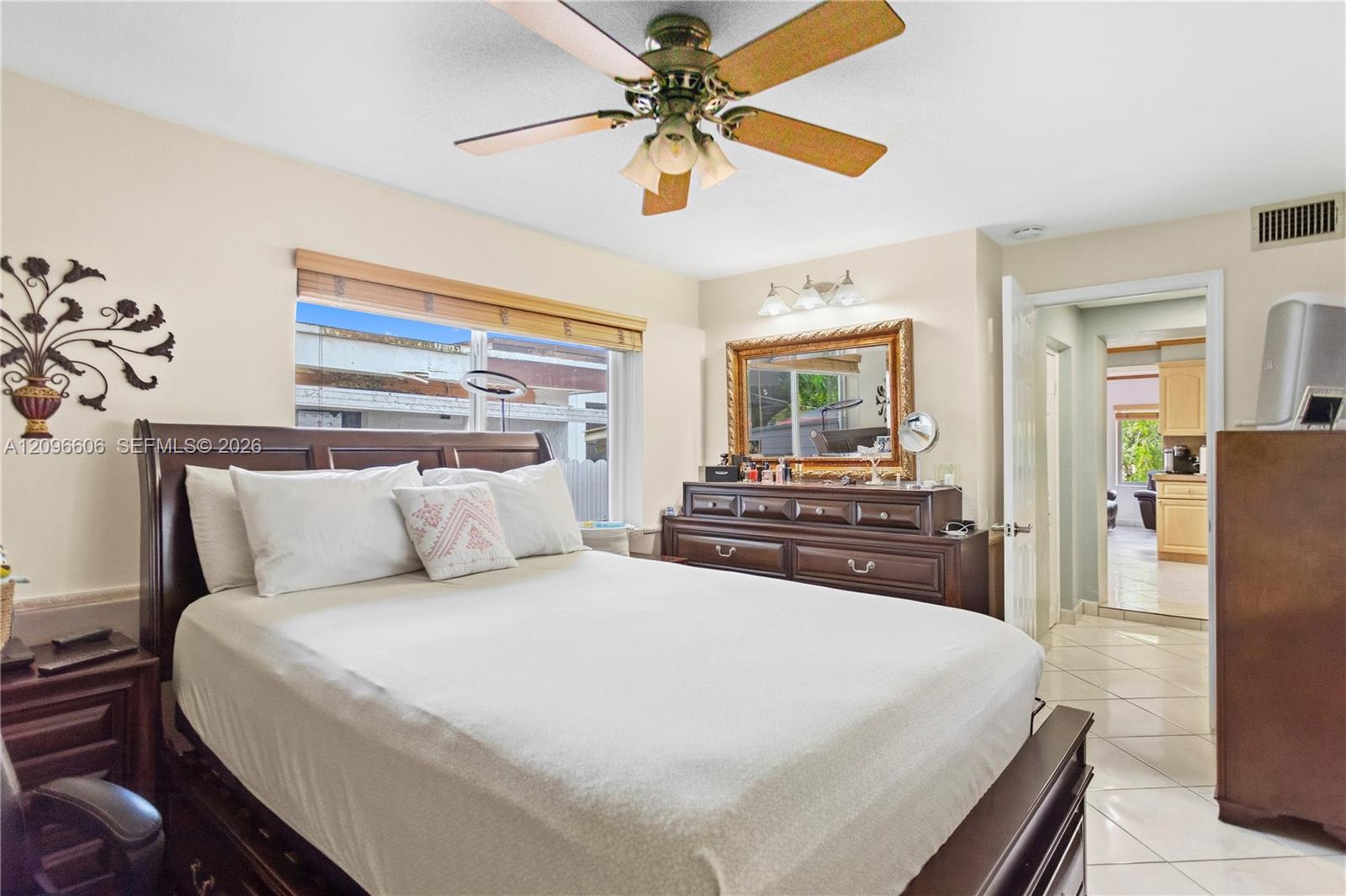 326 E 44th Street