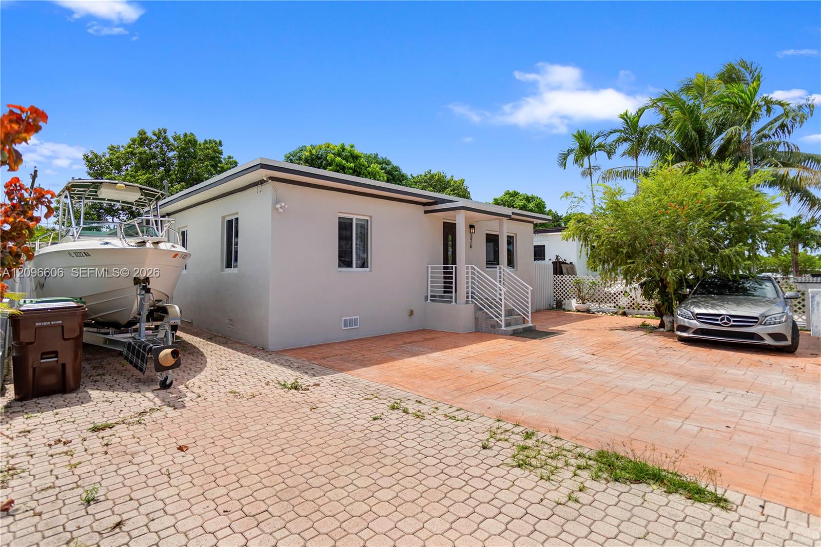 326 E 44th Street