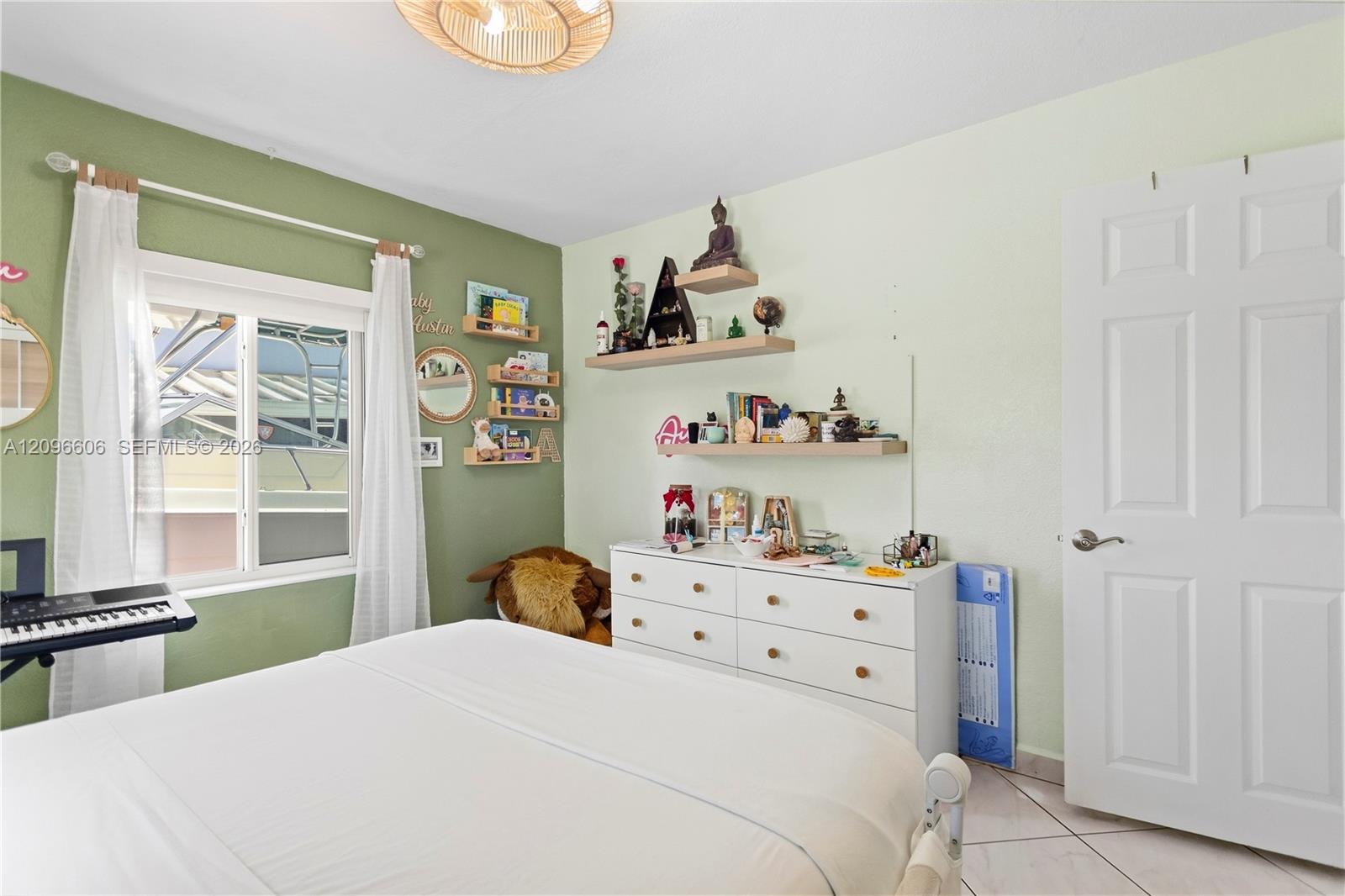 326 E 44th Street