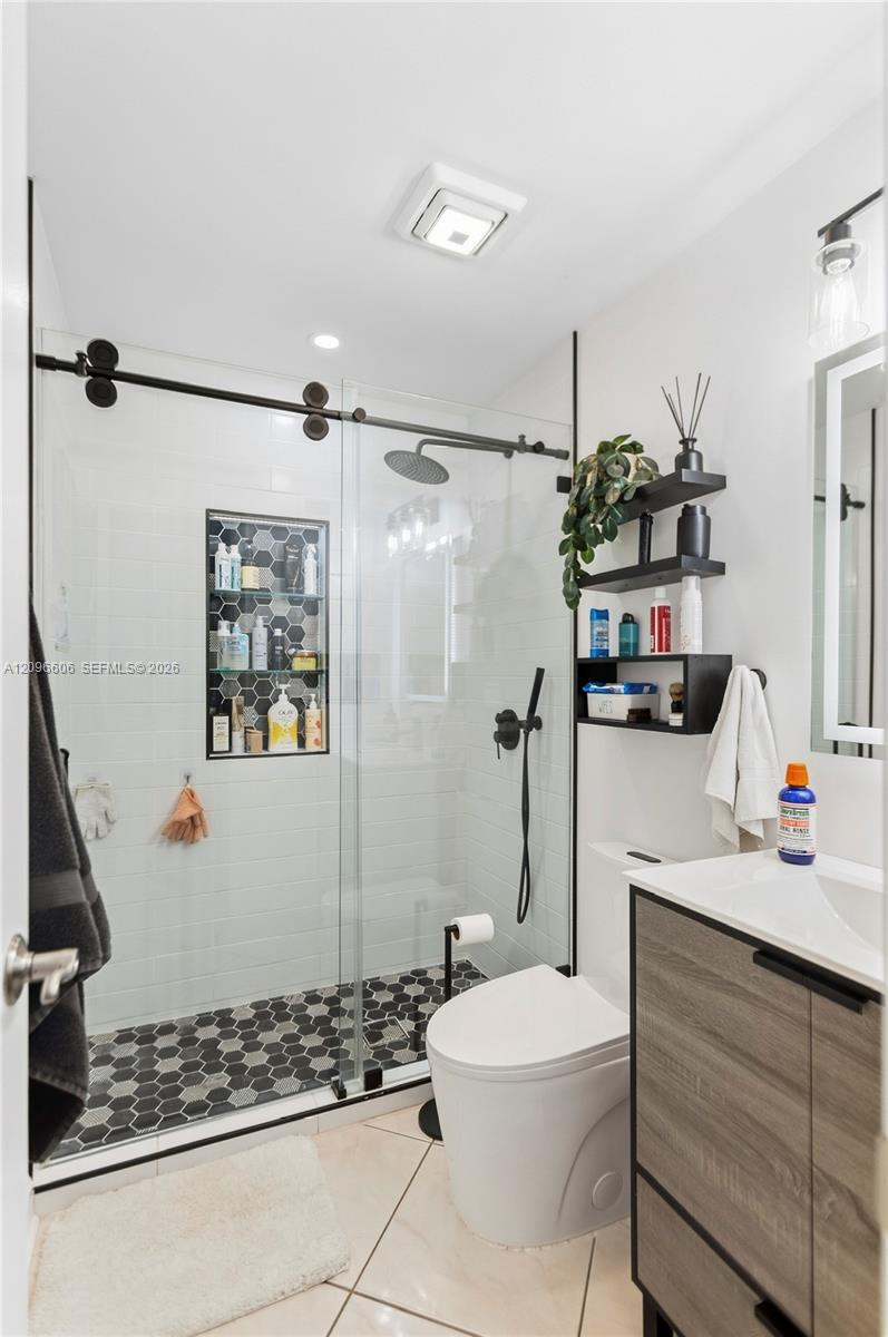 326 E 44th Street