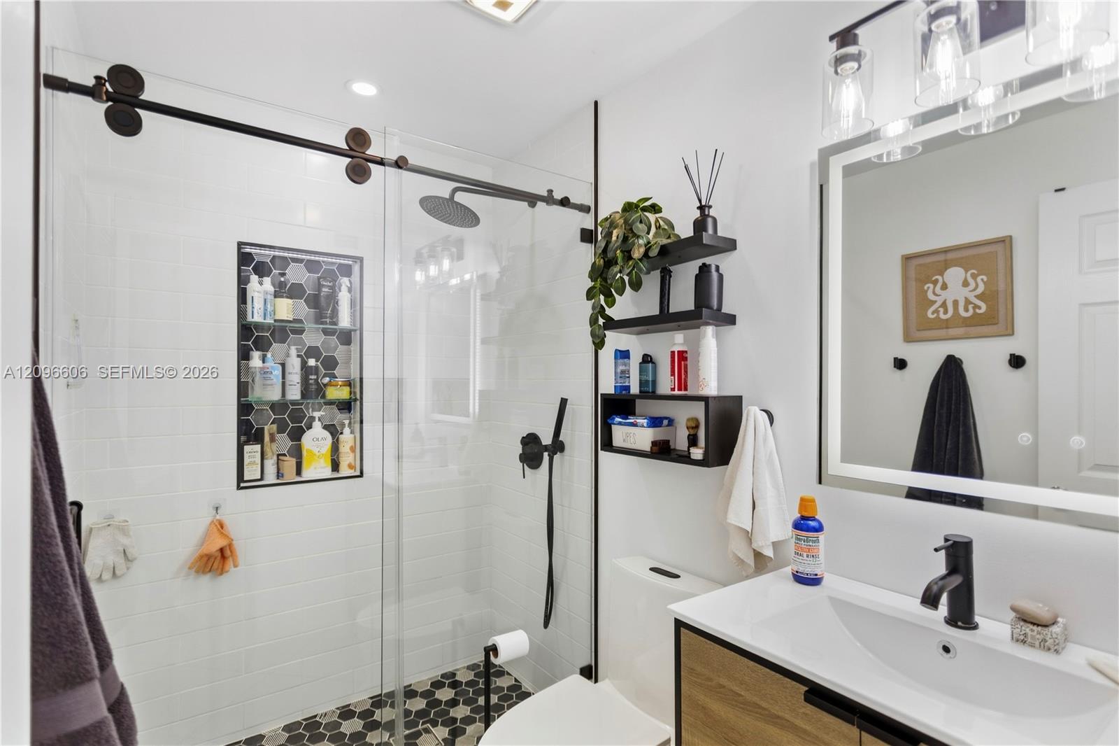 326 E 44th Street