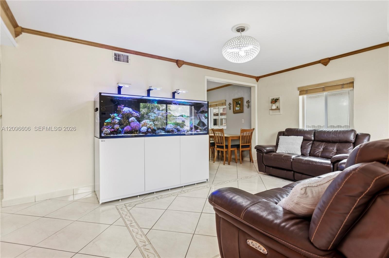326 E 44th Street