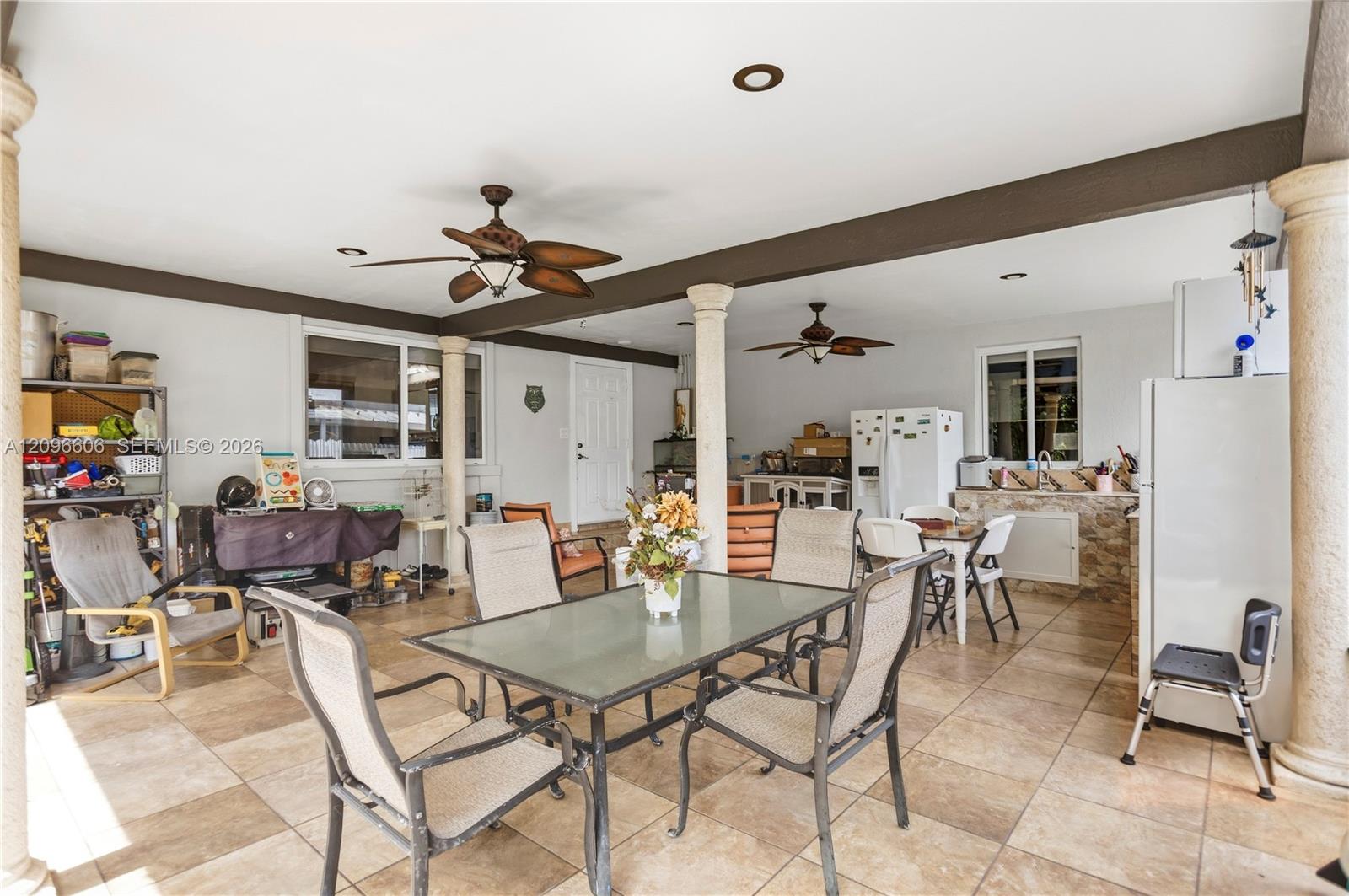 326 E 44th Street