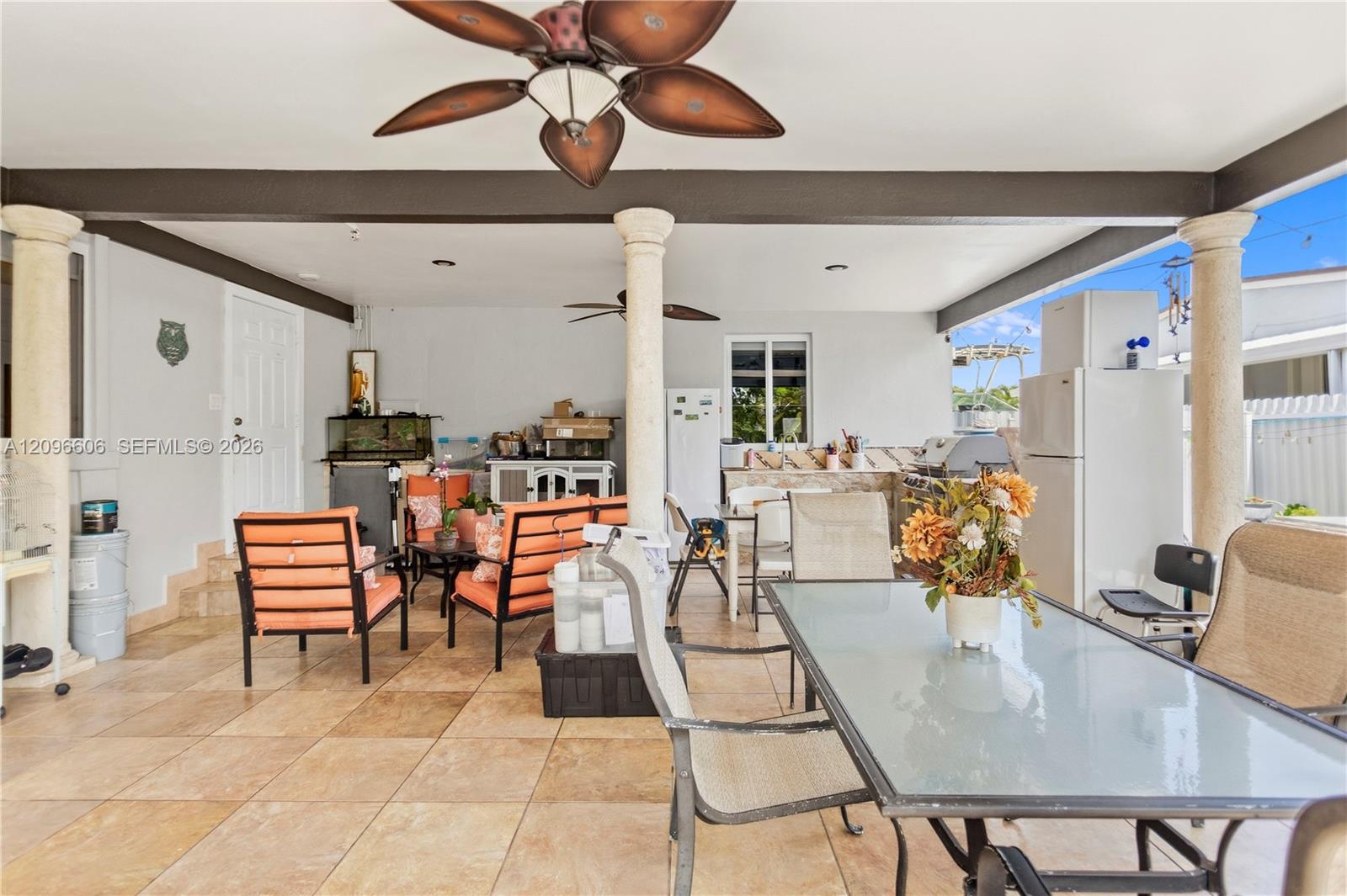 326 E 44th Street