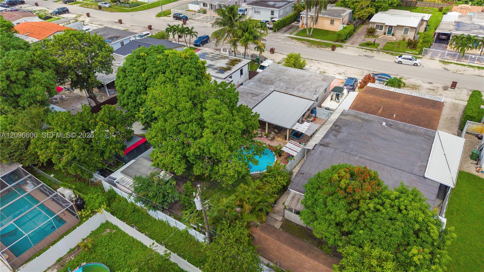 326 E 44th Street