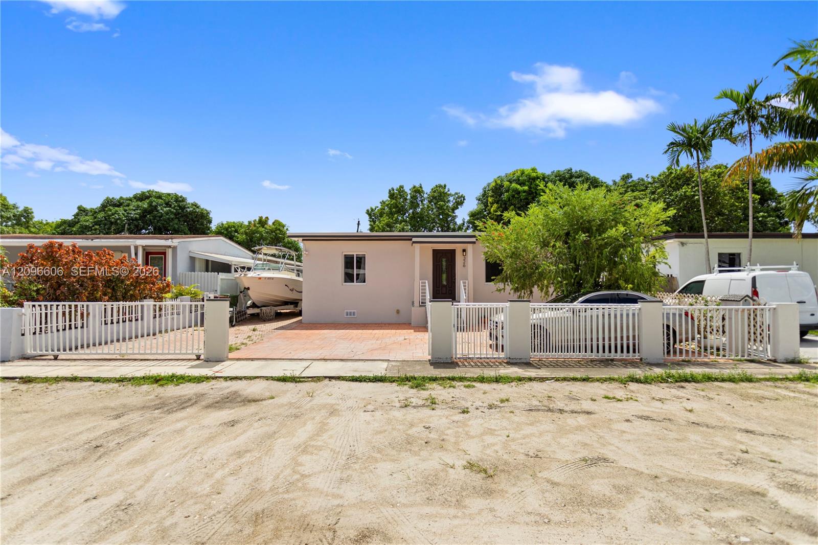 326 E 44th Street