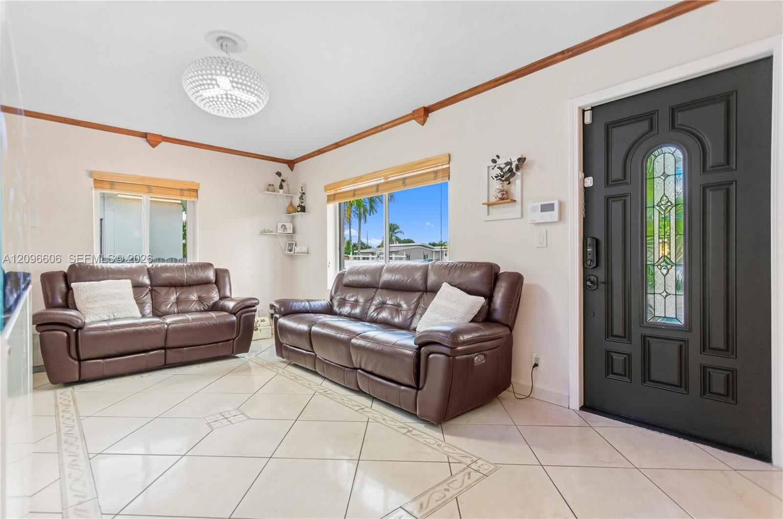 326 E 44th Street