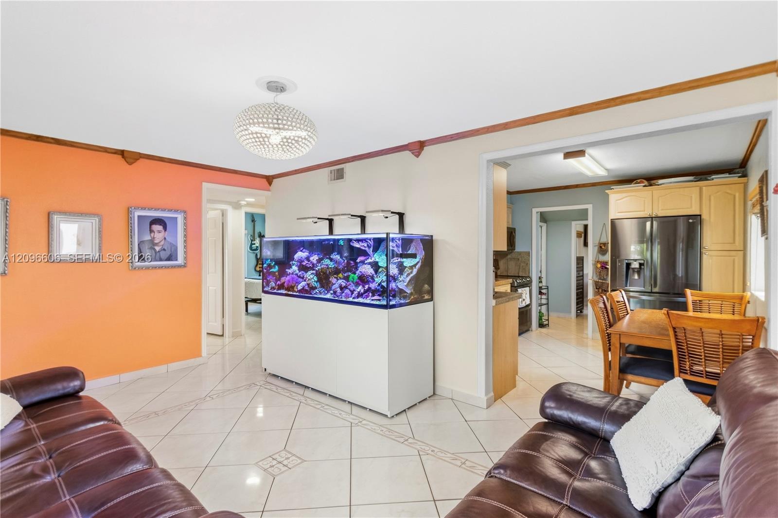 326 E 44th Street