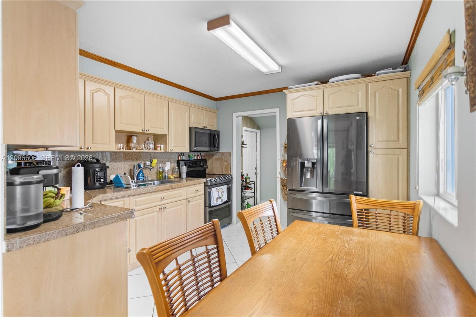 326 E 44th Street