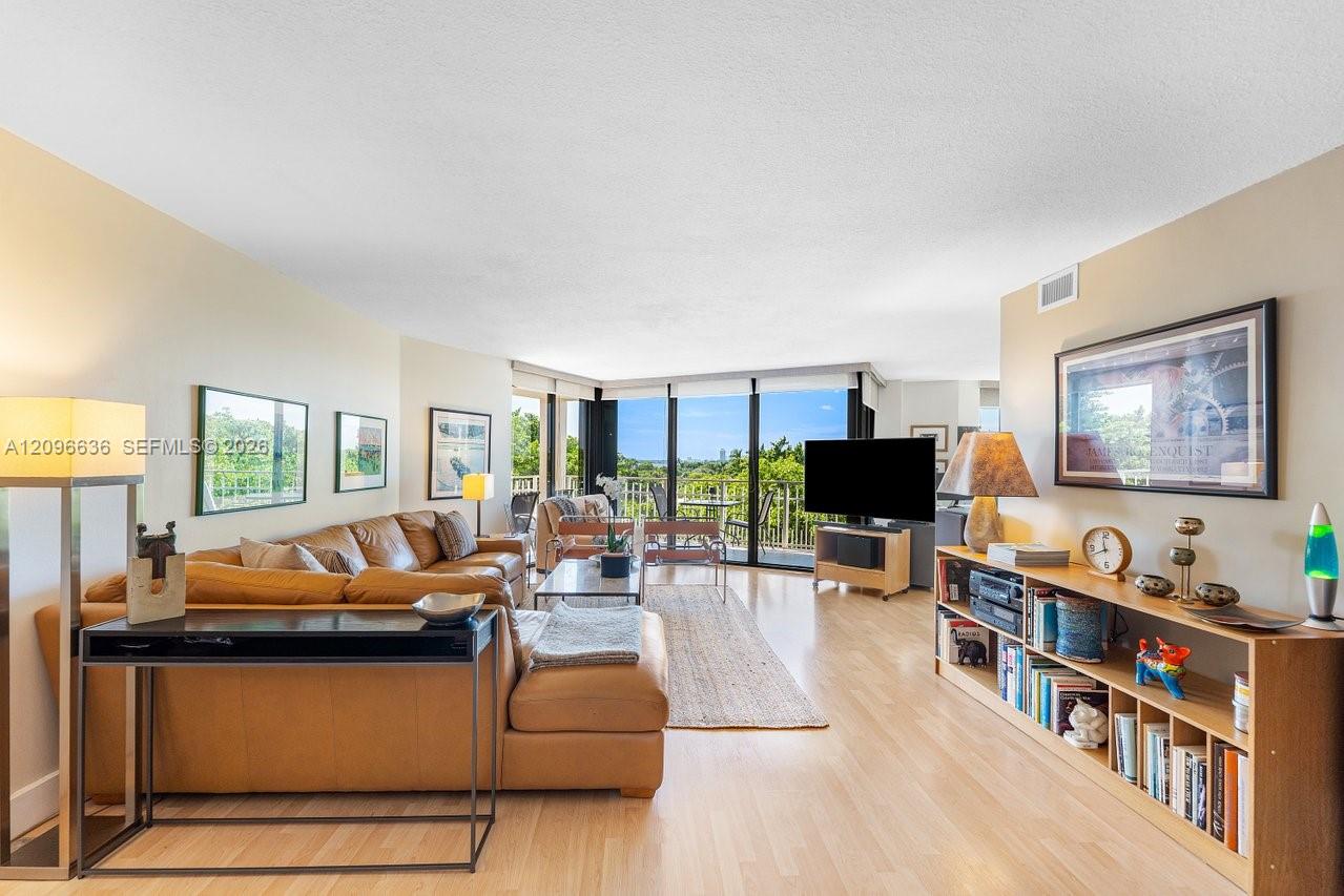 2000 Towerside Terrace