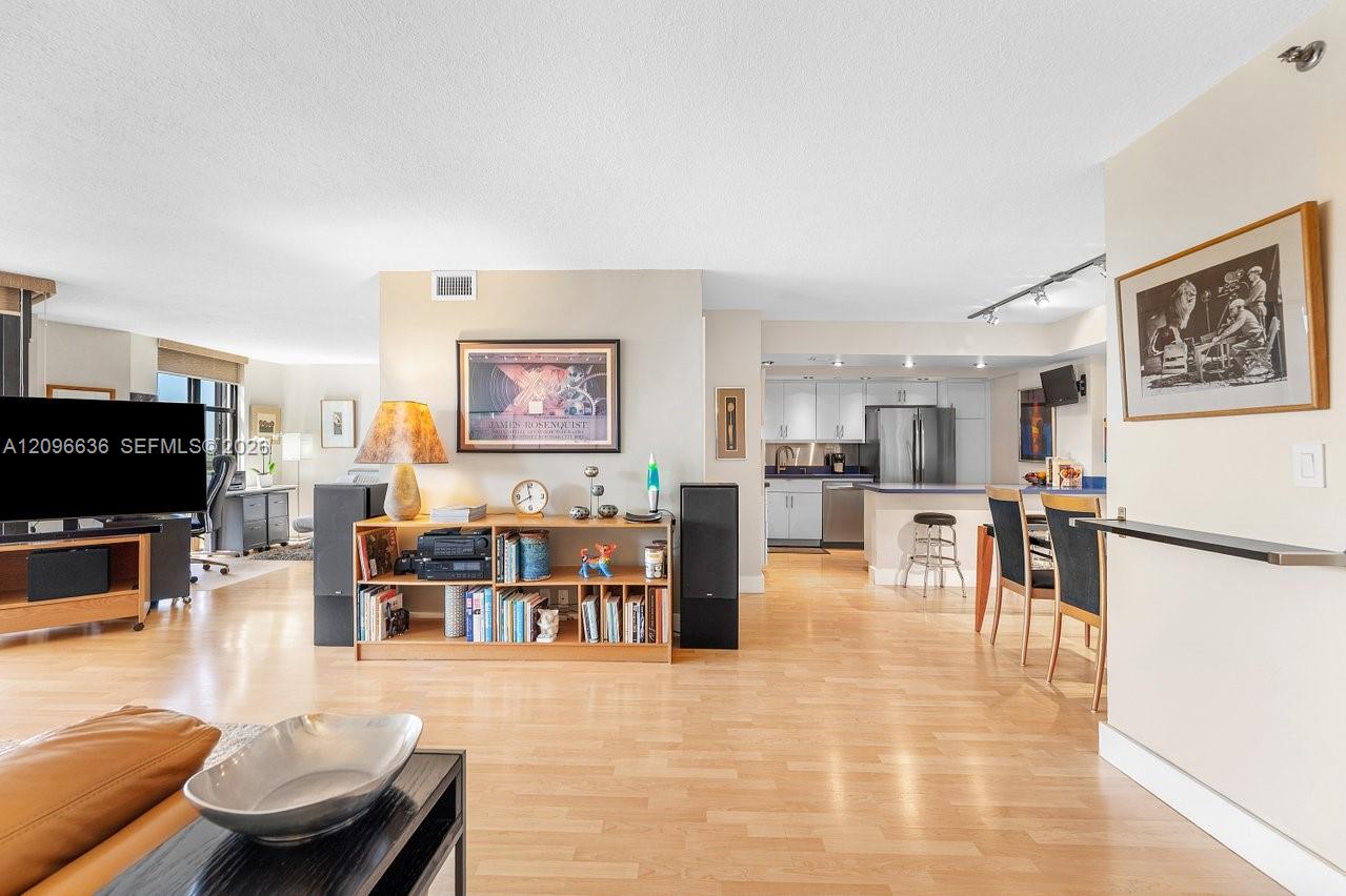 2000 Towerside Terrace
