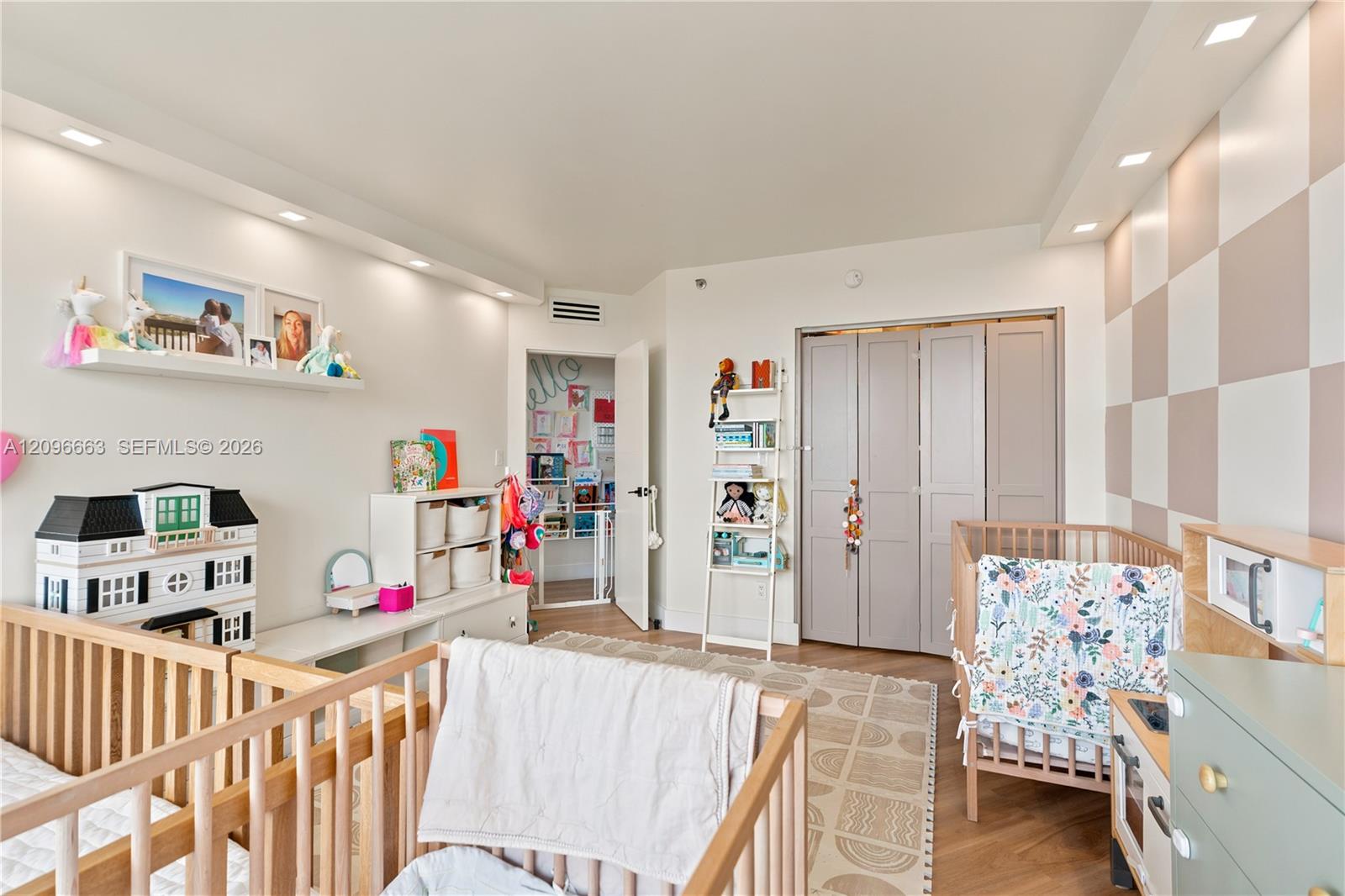 1000 E Island Boulevard