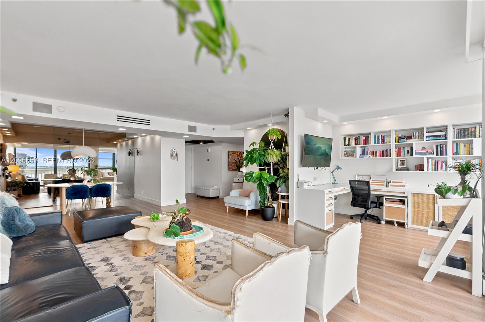 1000 E Island Boulevard