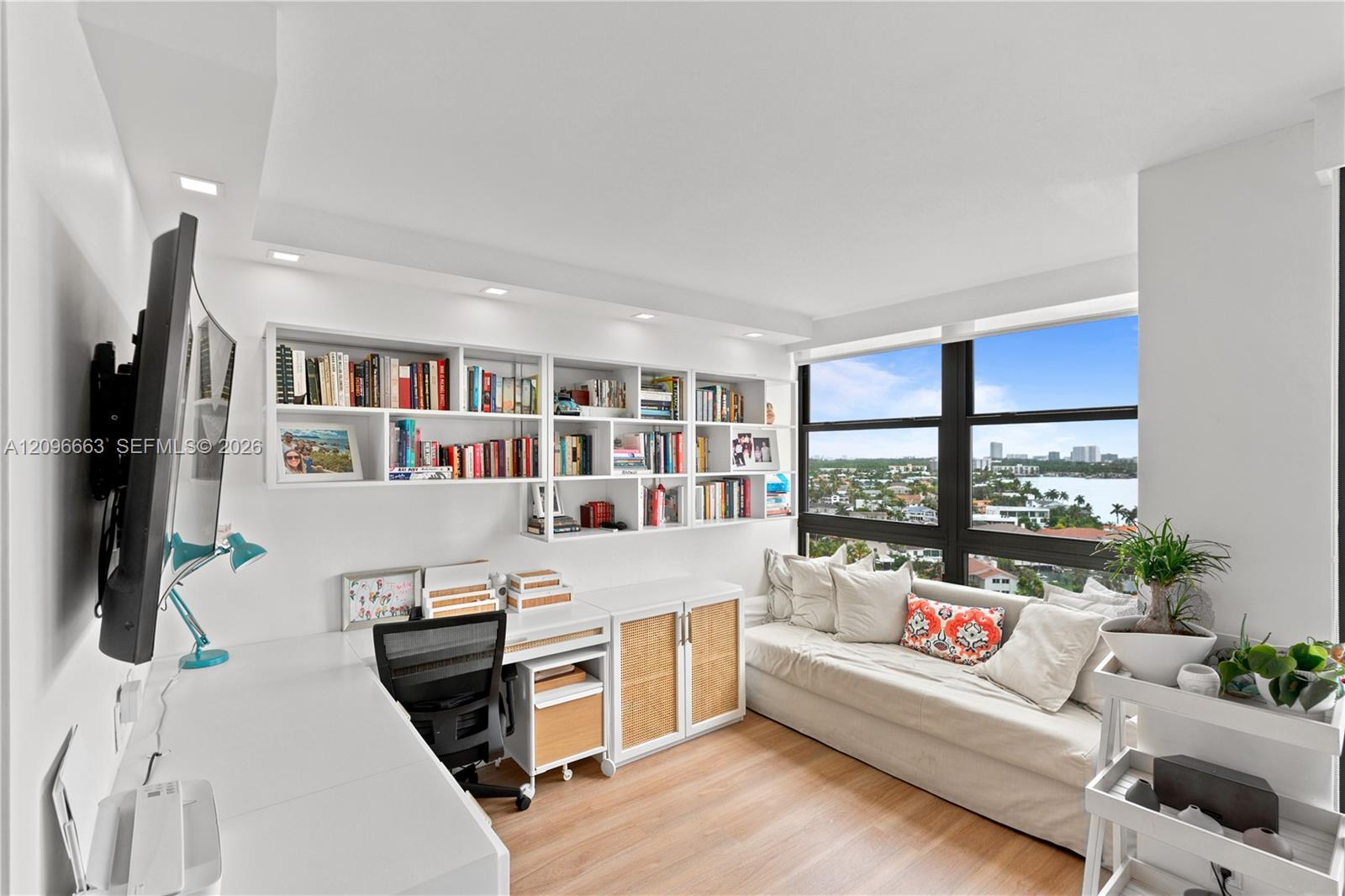 1000 E Island Boulevard