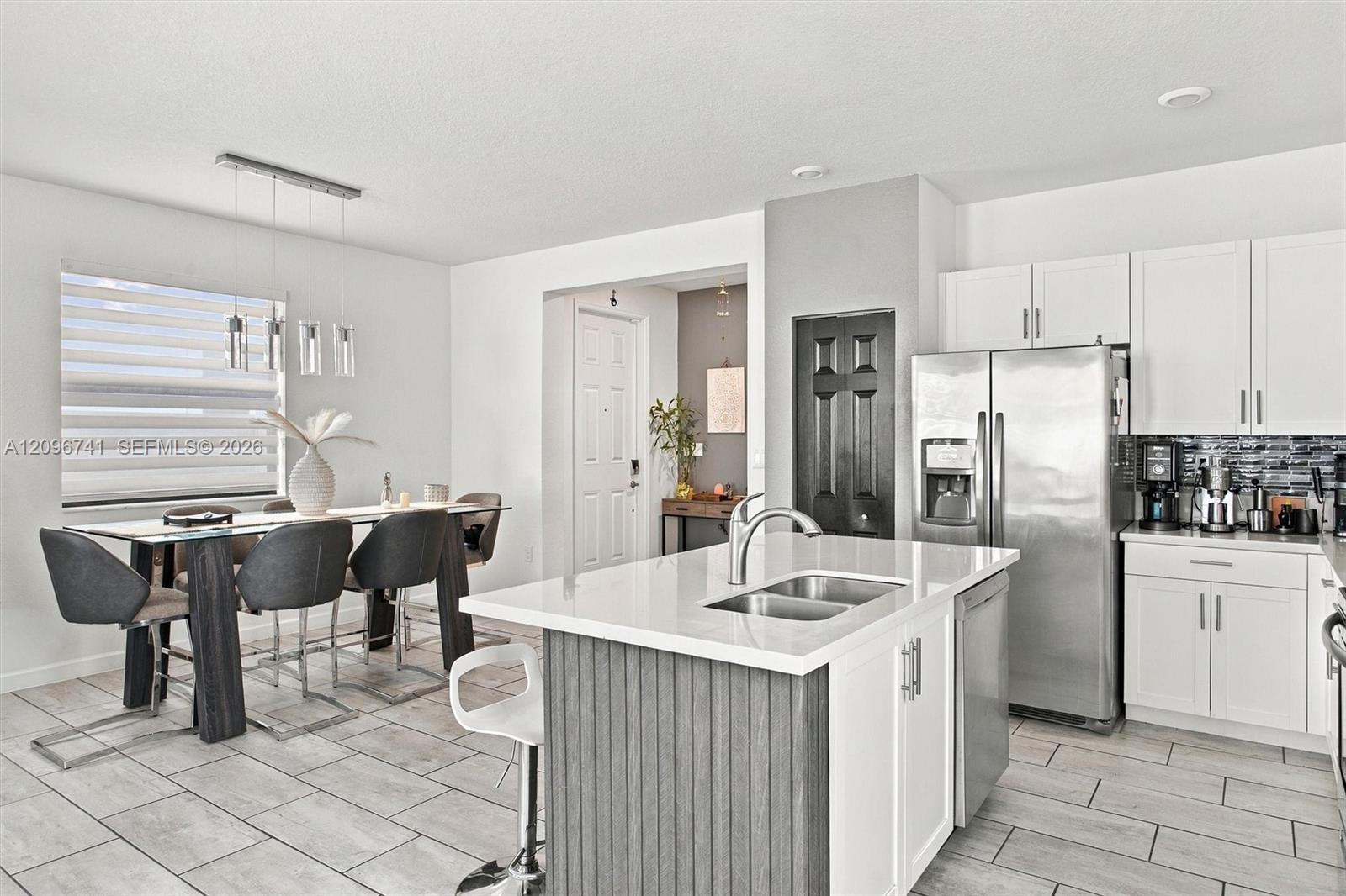 3419 W 109th Place