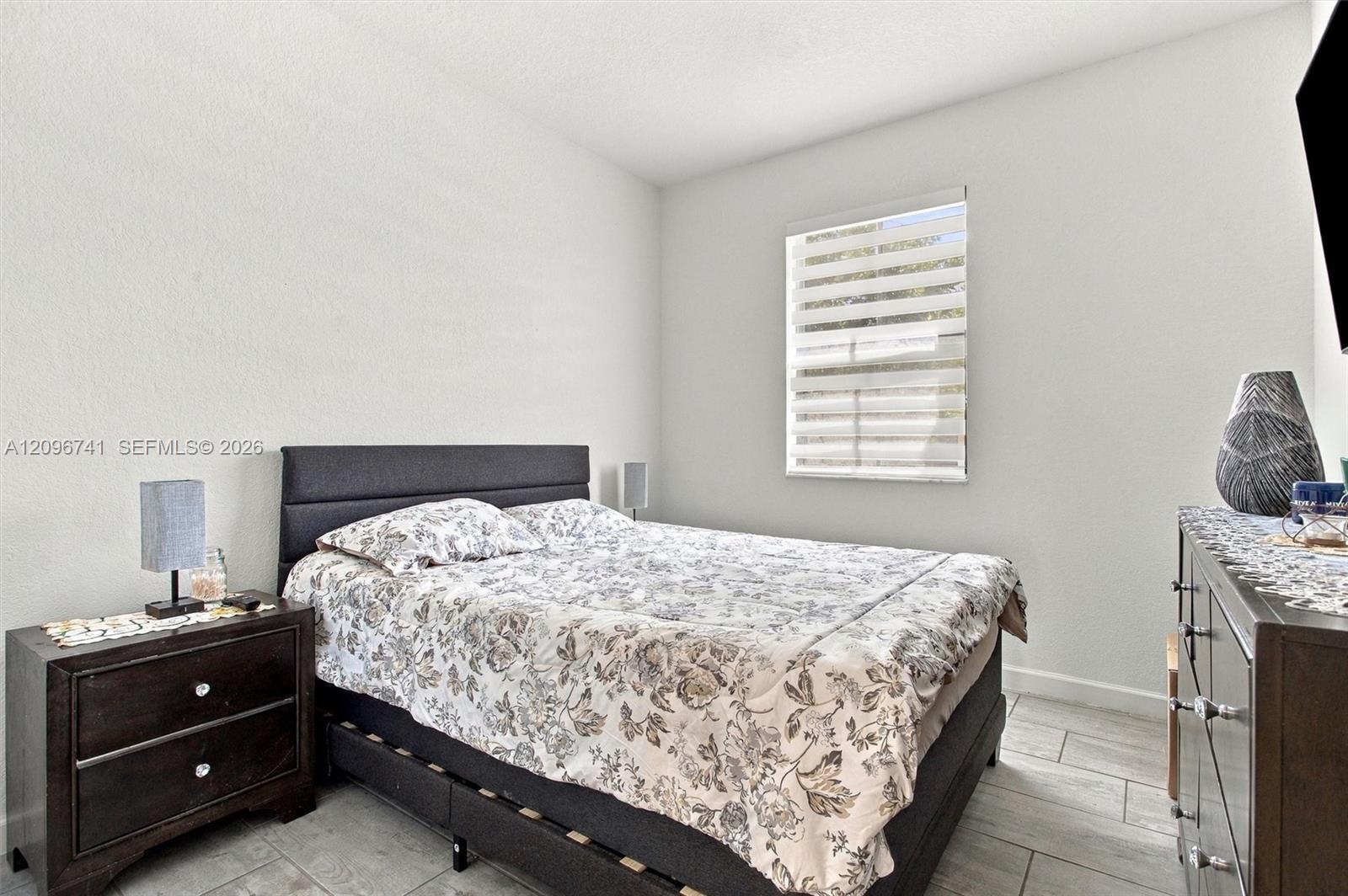 3419 W 109th Place
