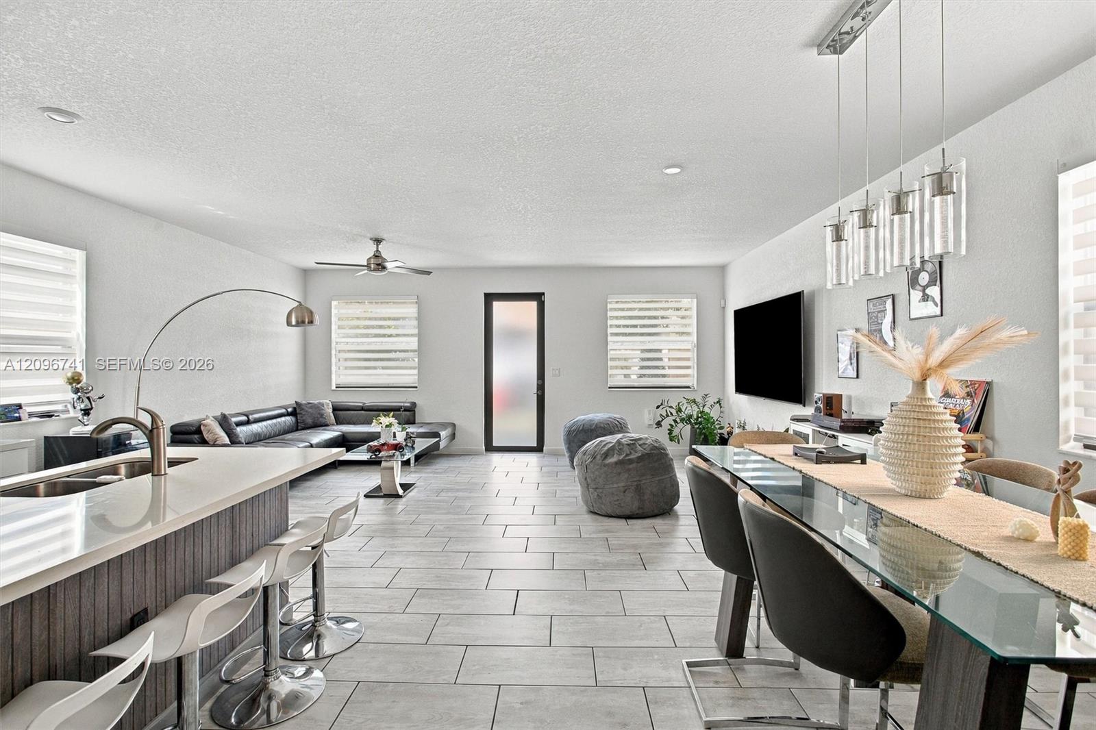 3419 W 109th Place
