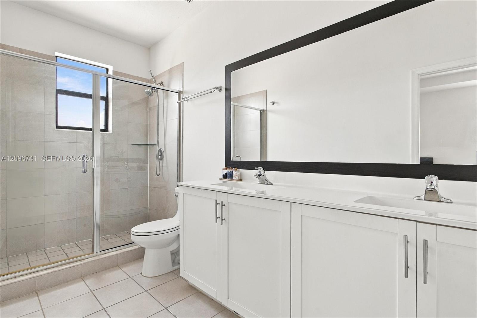 3419 W 109th Place