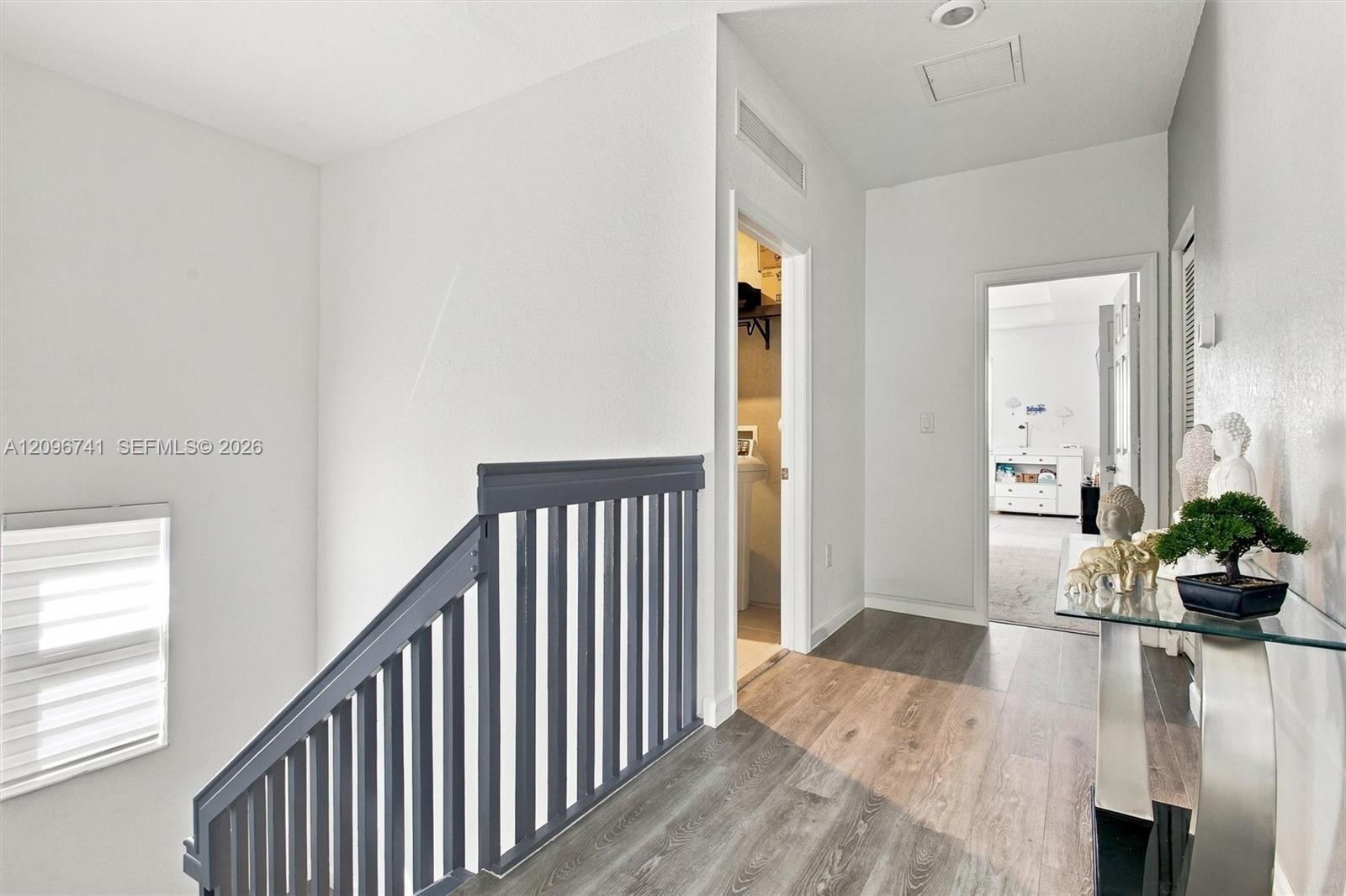 3419 W 109th Place
