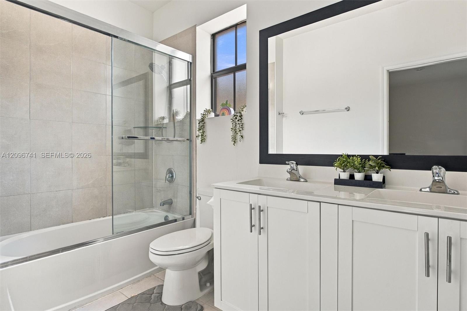 3419 W 109th Place