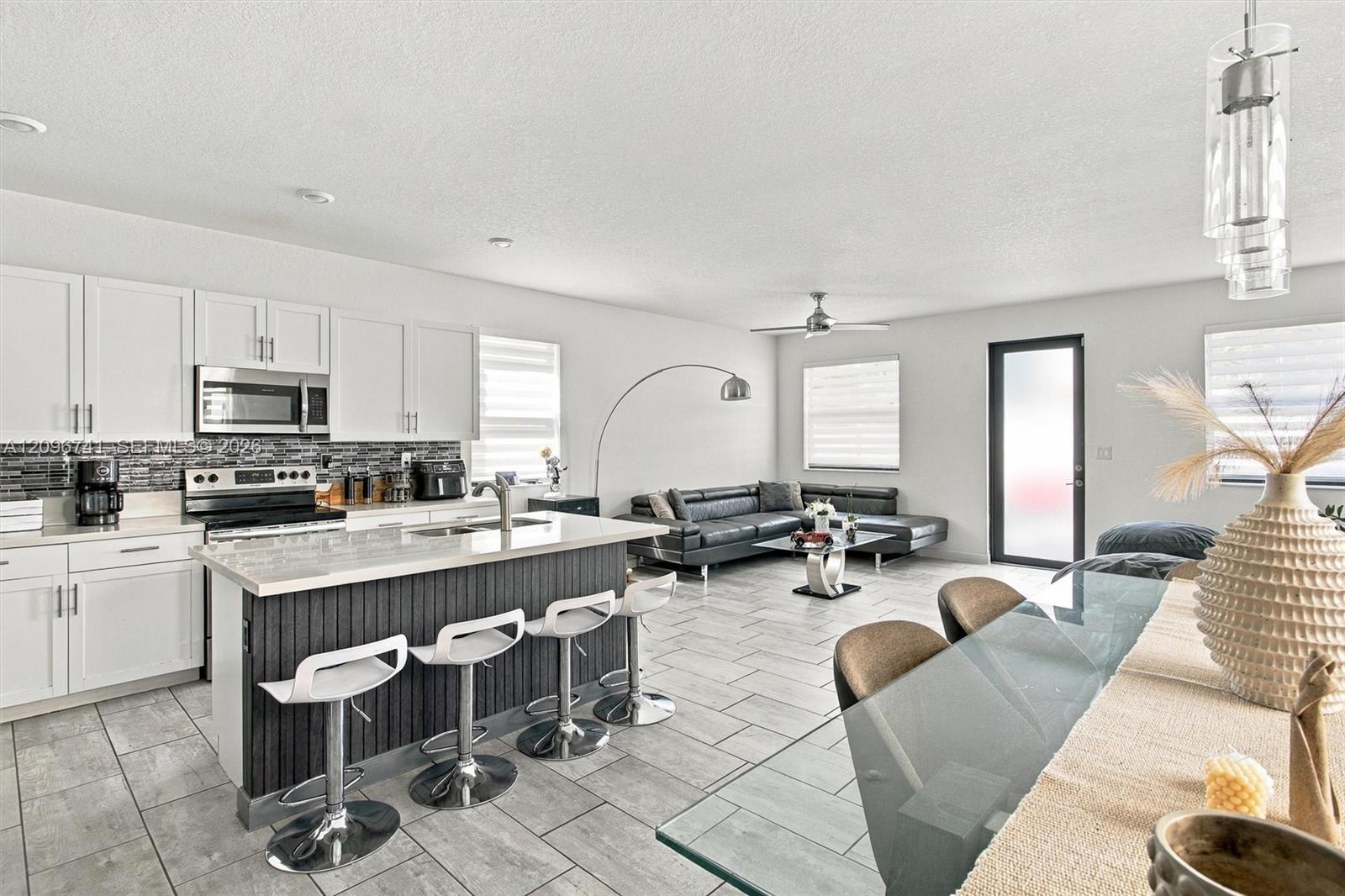 3419 W 109th Place