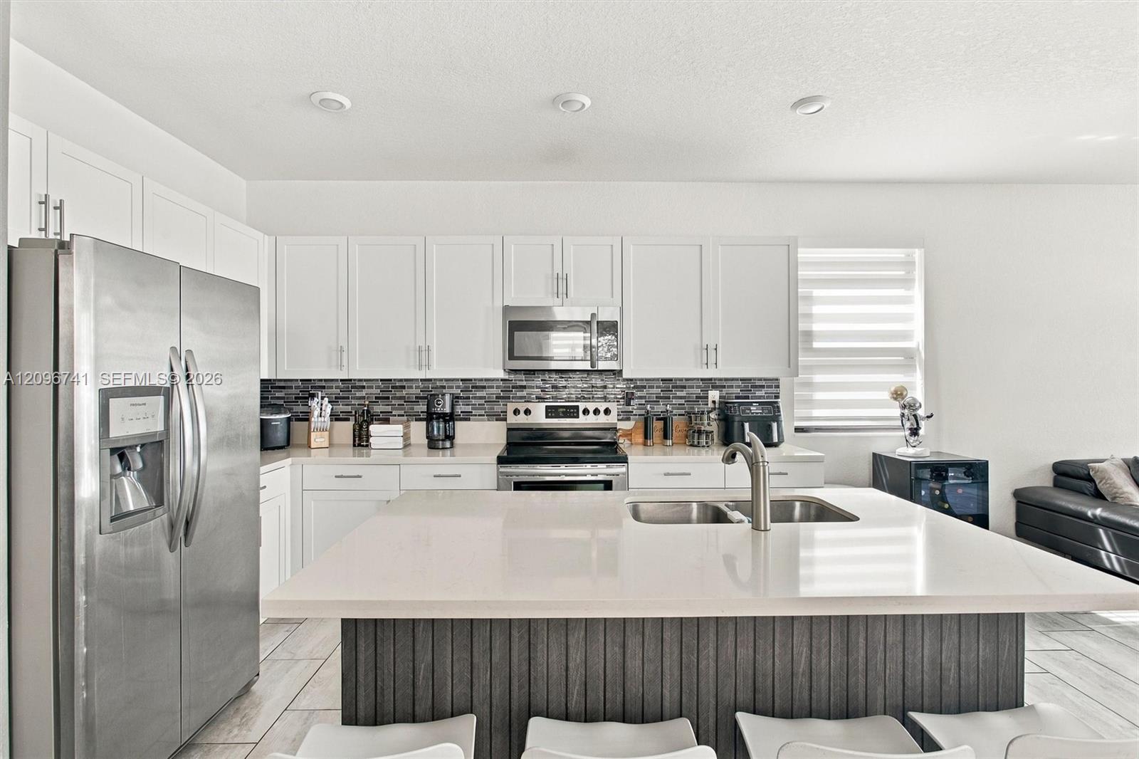 3419 W 109th Place