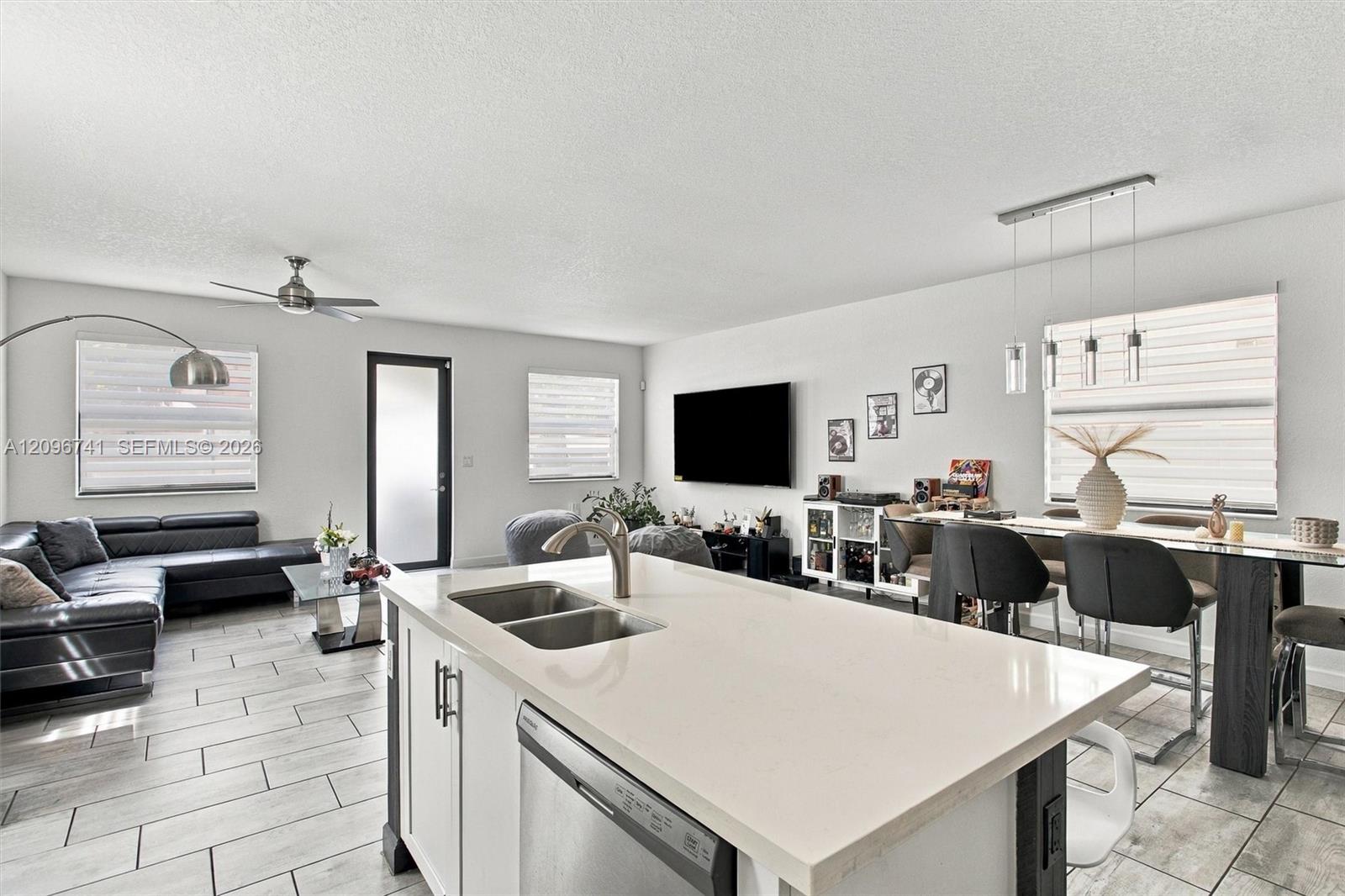 3419 W 109th Place