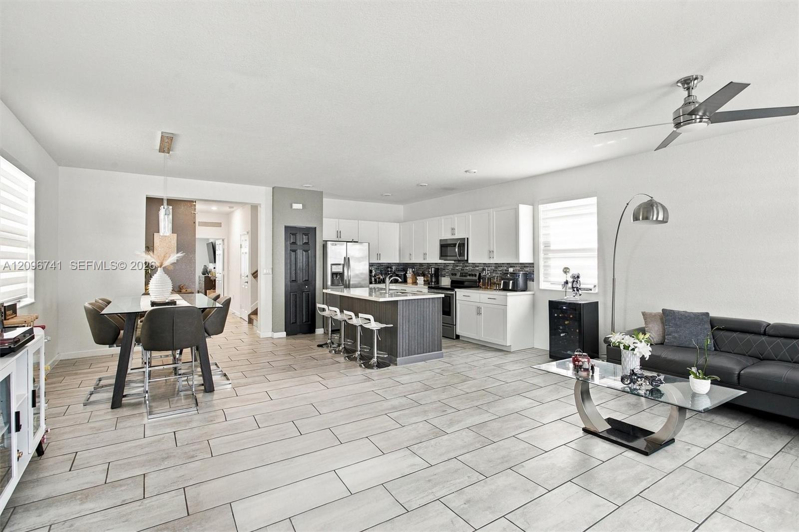 3419 W 109th Place