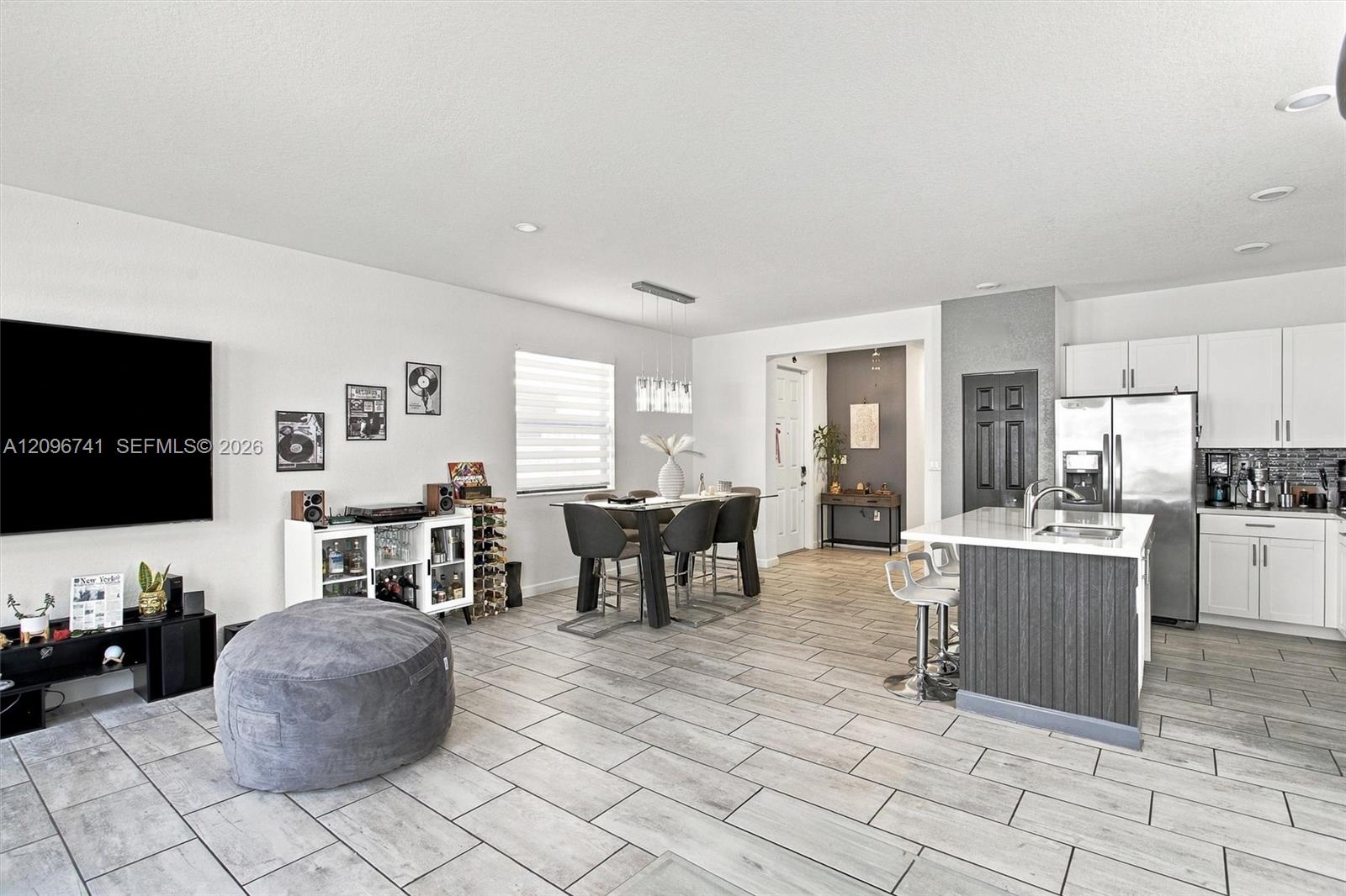 3419 W 109th Place