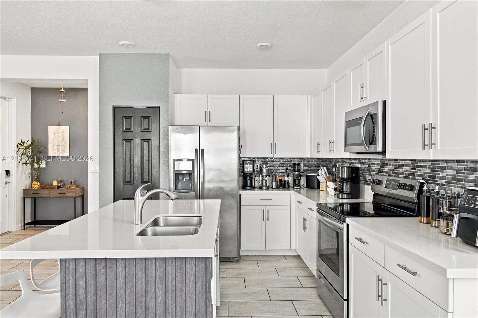 3419 W 109th Place