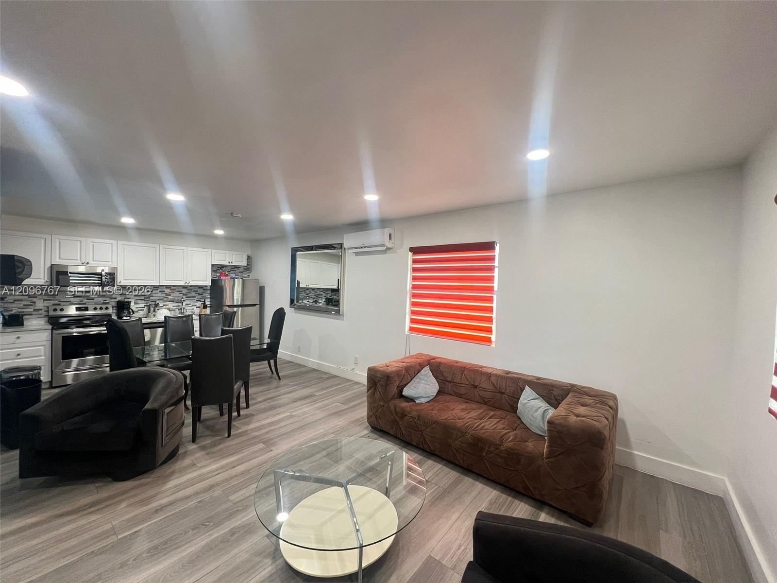 550 NW 30th Street