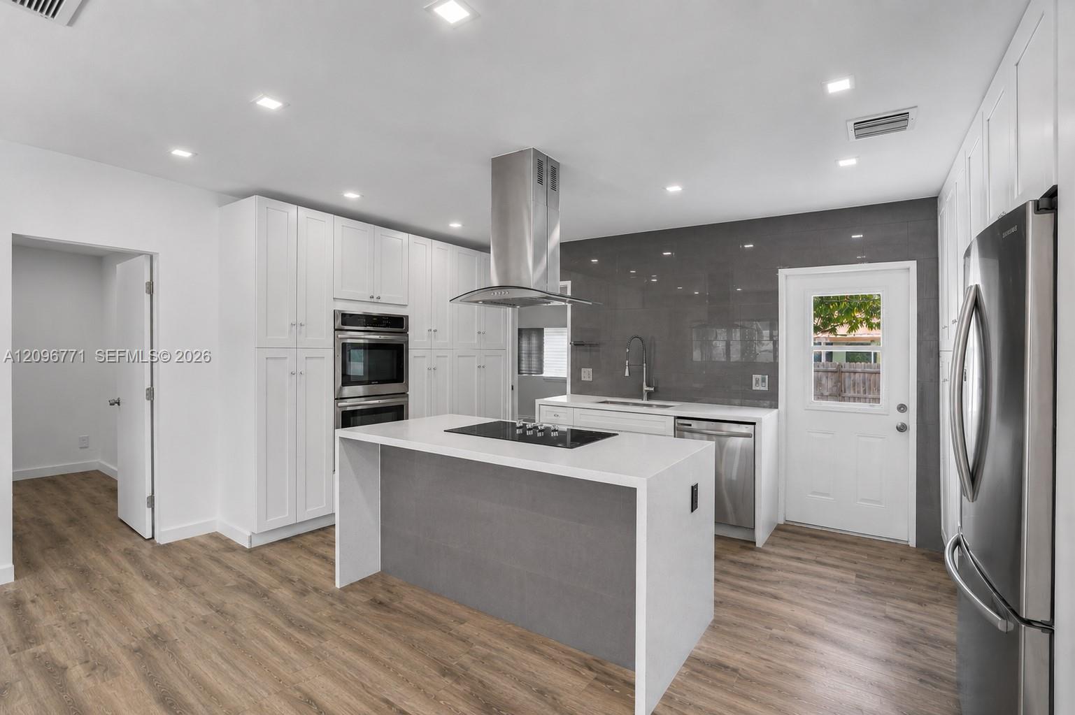 1081 NE 166th Street