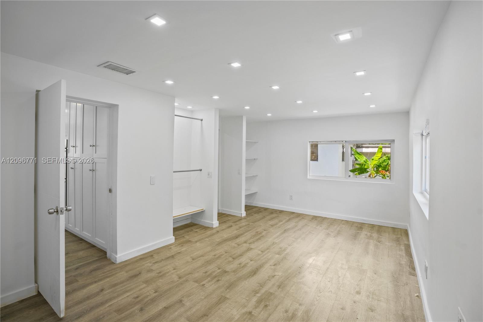 1081 NE 166th Street