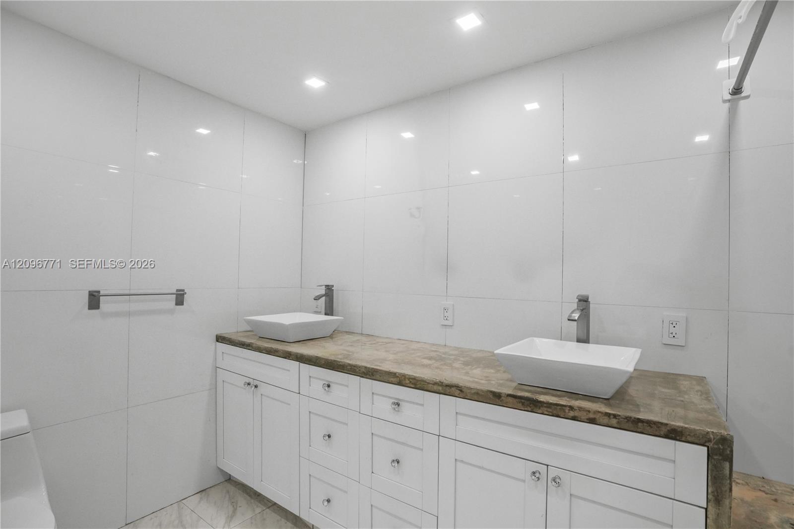 1081 NE 166th Street
