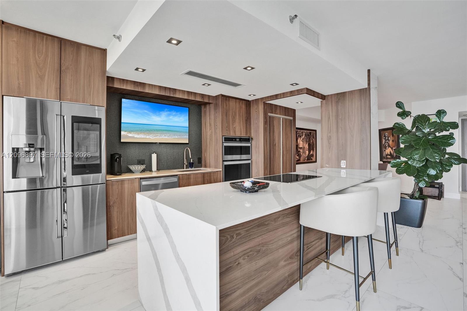 4000 Island Boulevard