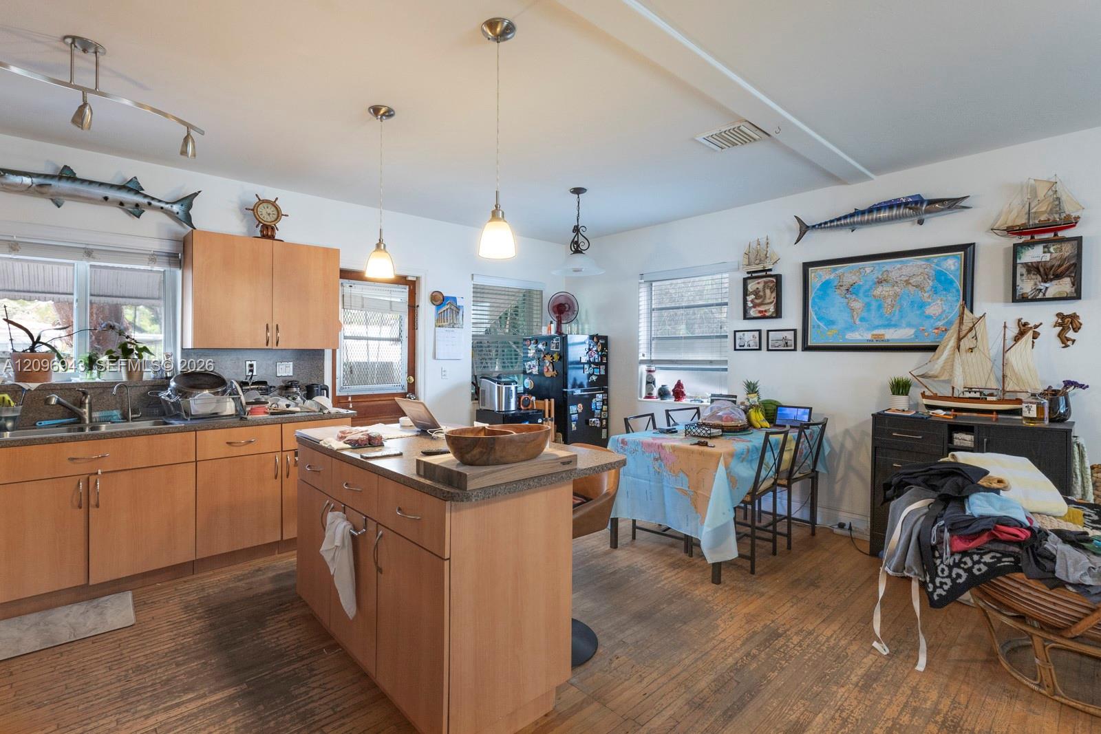 2710 SW 28th Court