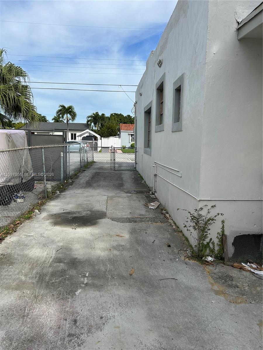 3500 NW 16th Street