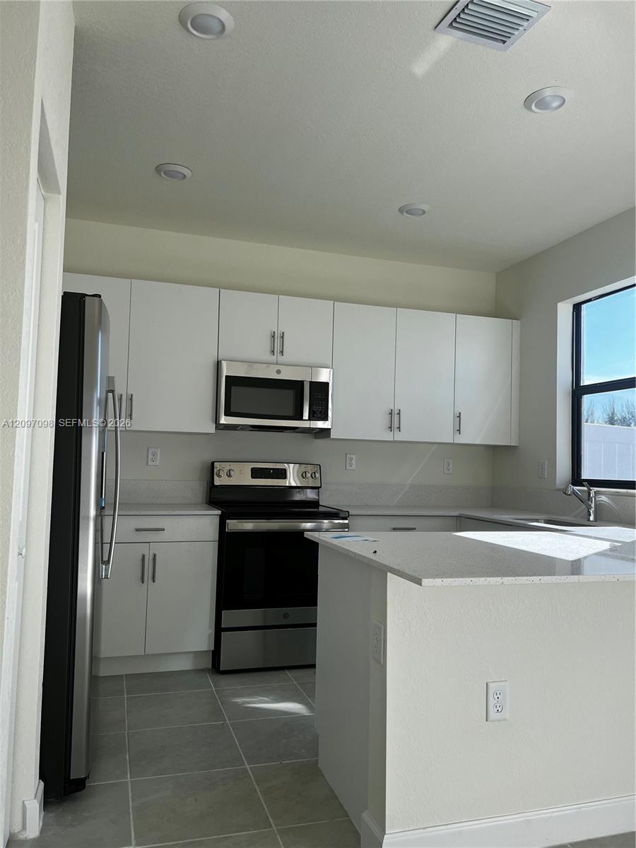 3236 W 114th Terrace