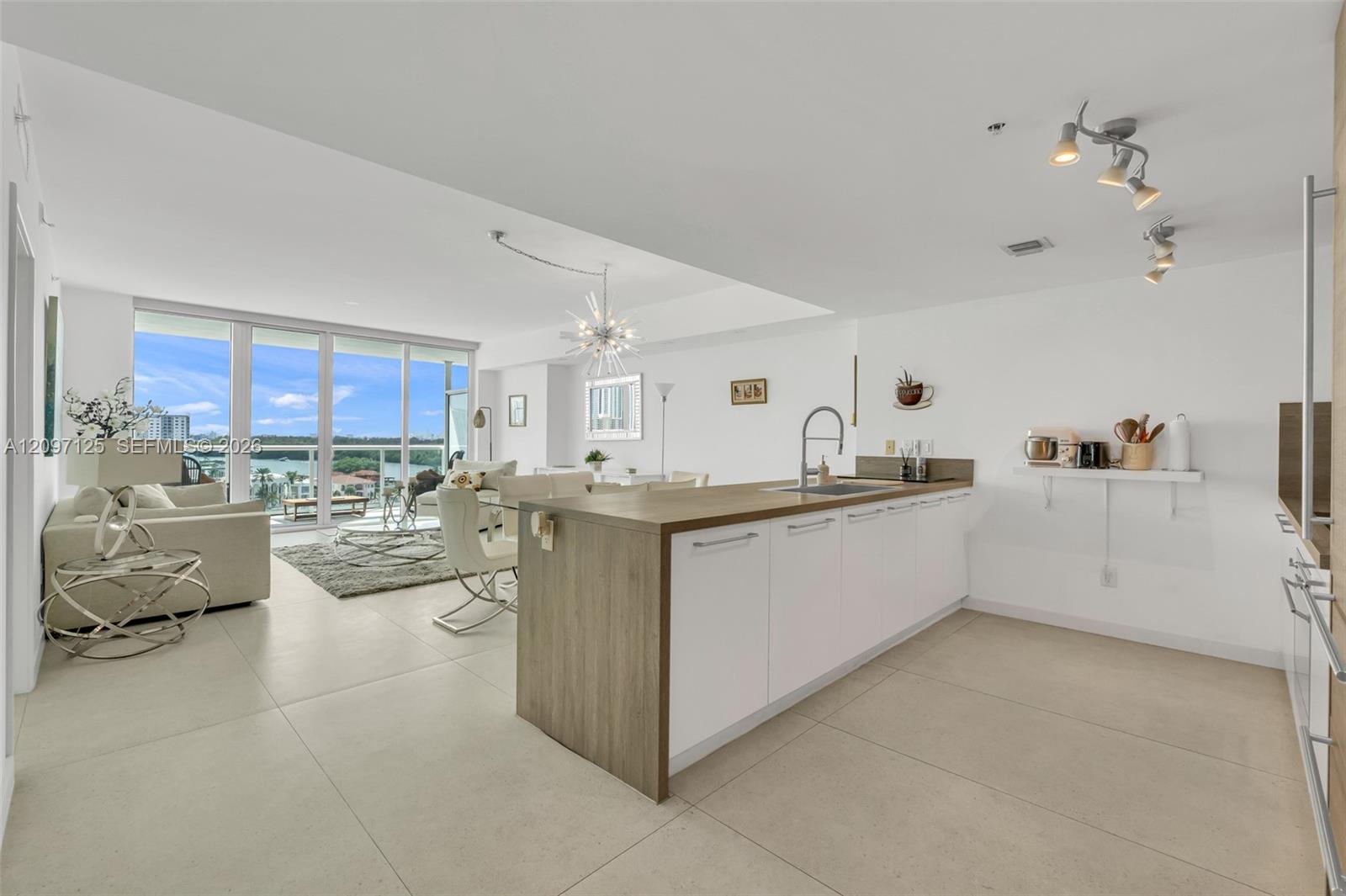 400 Sunny Isles Boulevard