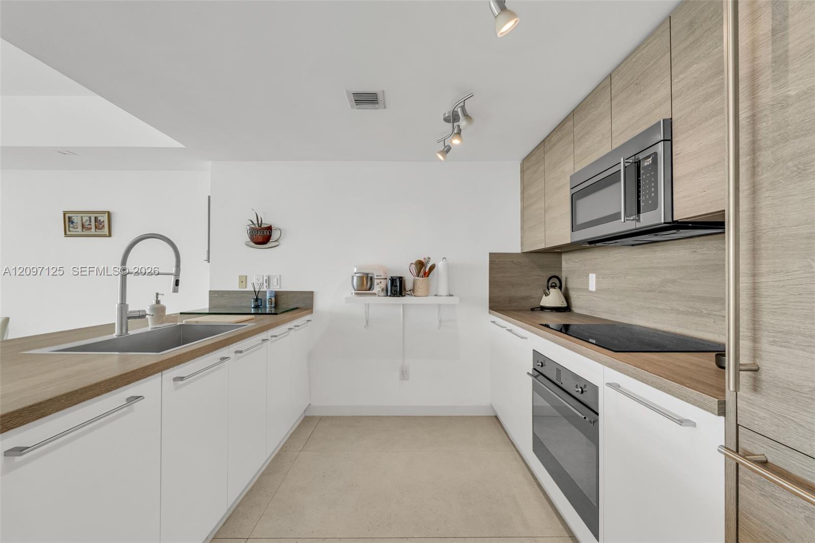 400 Sunny Isles Boulevard