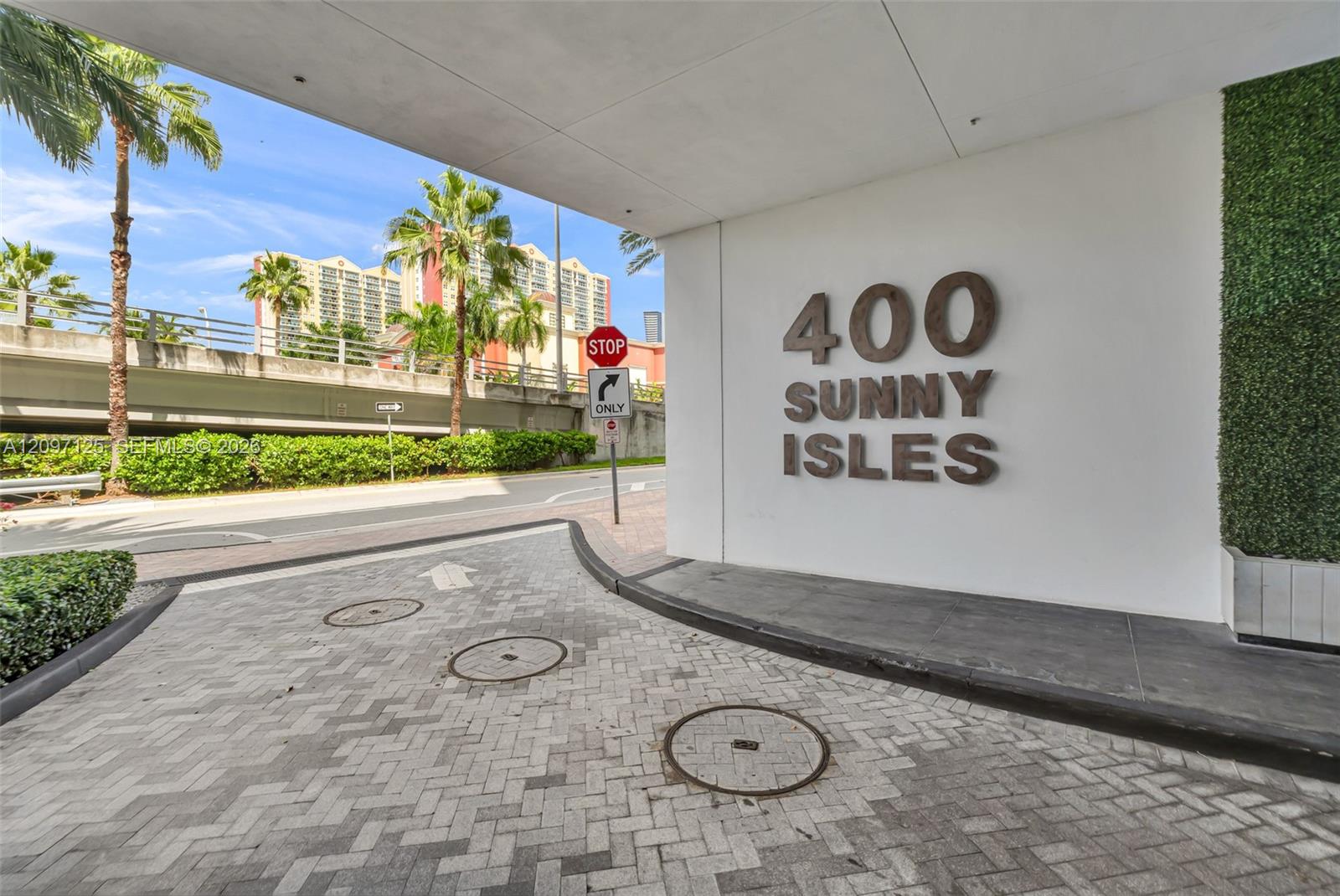 400 Sunny Isles Boulevard