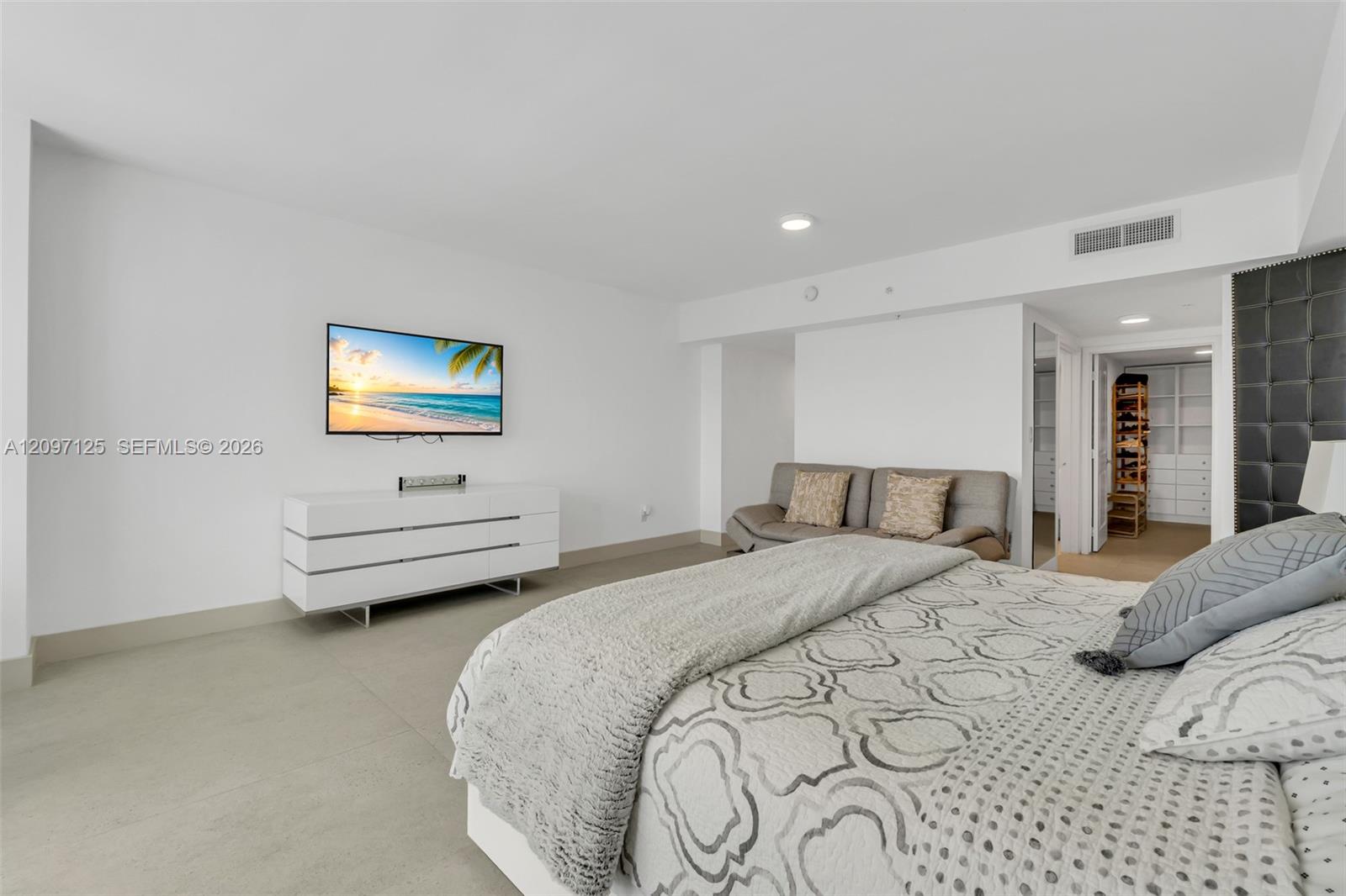 400 Sunny Isles Boulevard