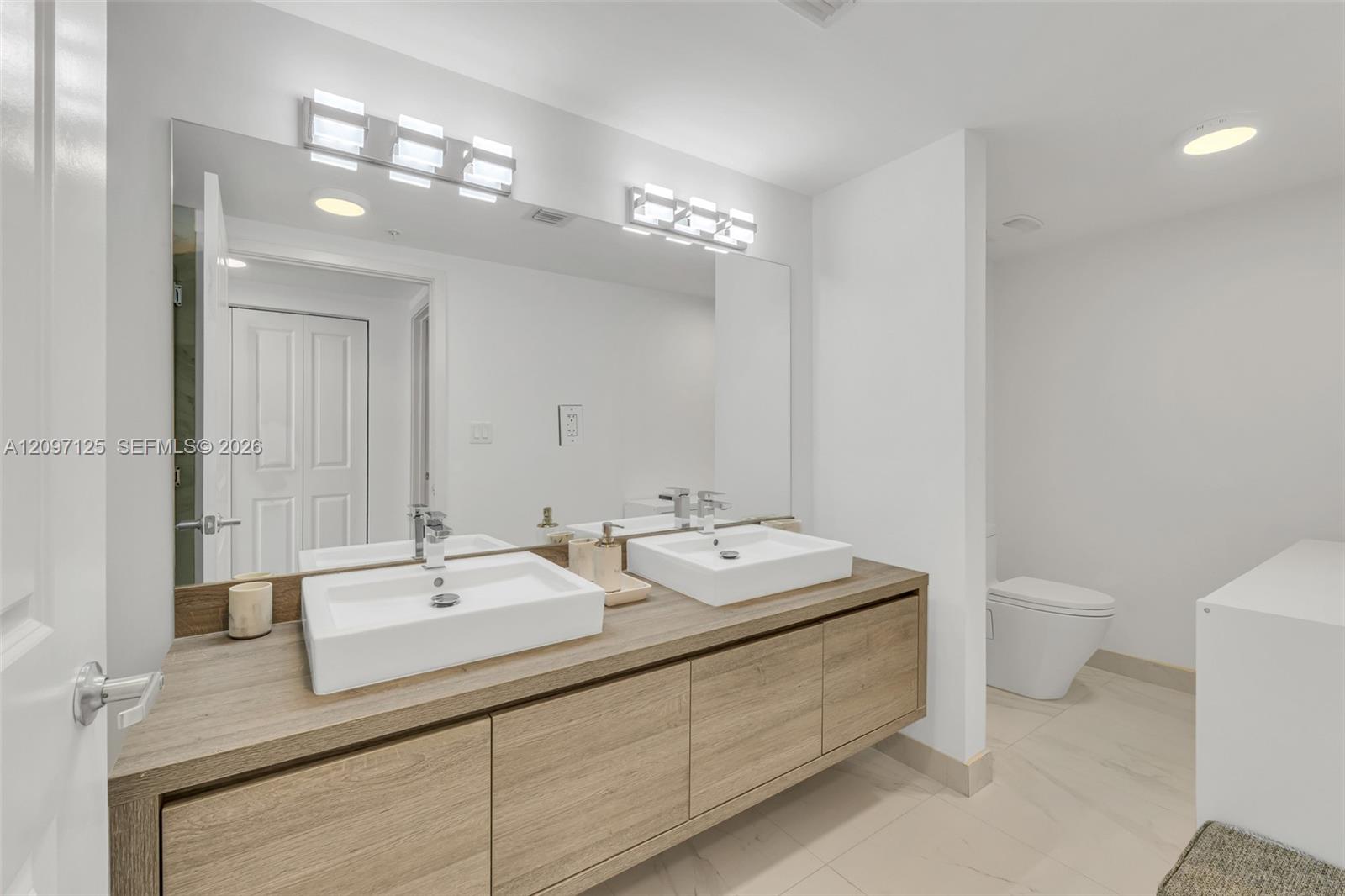 400 Sunny Isles Boulevard
