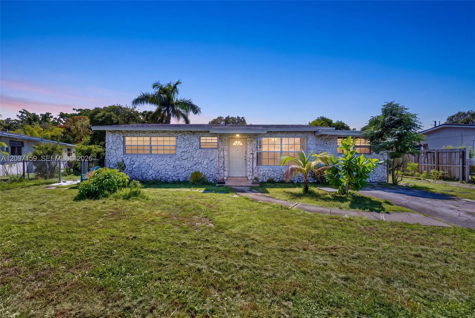 3020 SW 8th Street gallery image #1