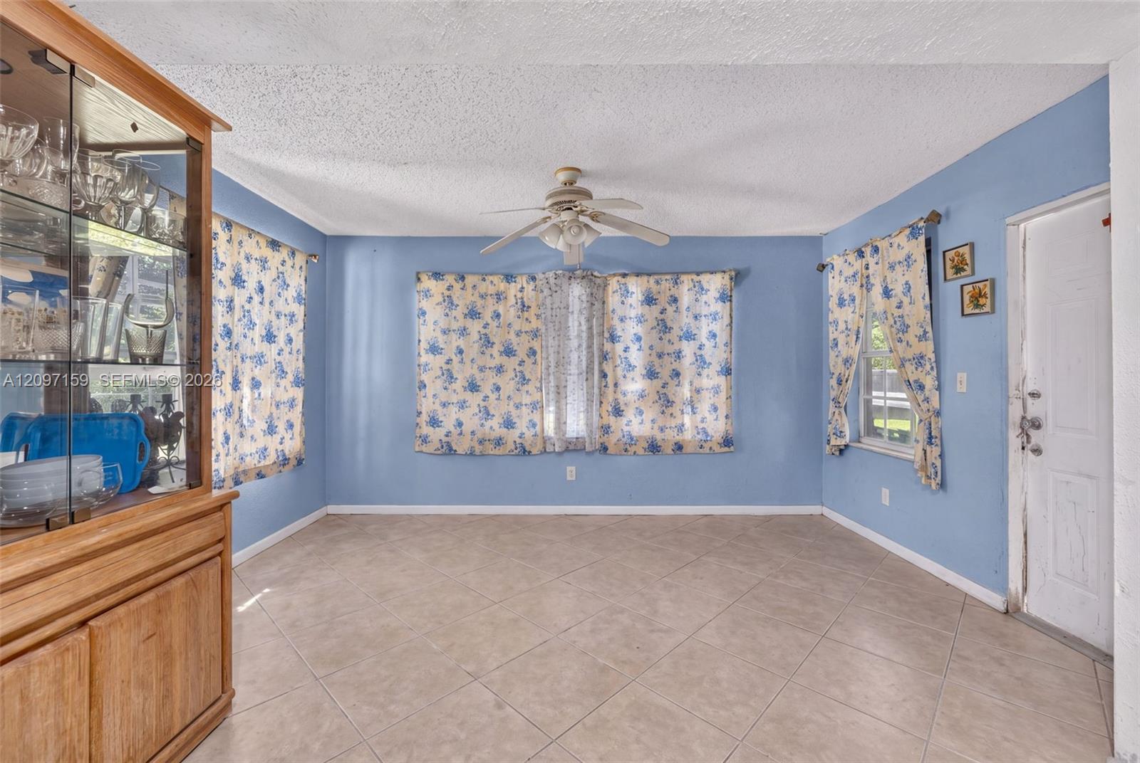3020 SW 8th Street gallery image #12
